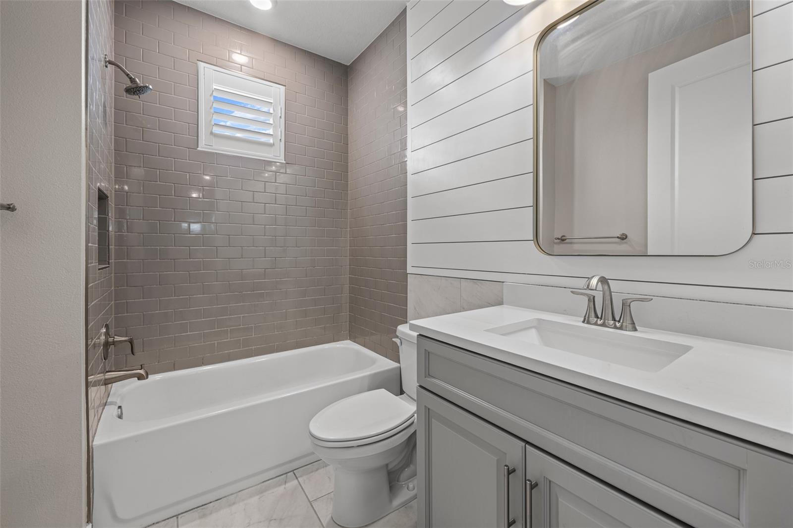 Image 33 of 44 For 8714 Drummer Plank Drive