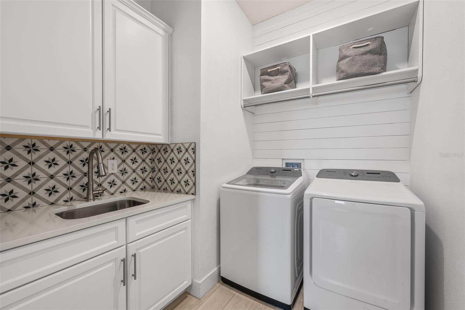 Image 35 of 44 For 8714 Drummer Plank Drive