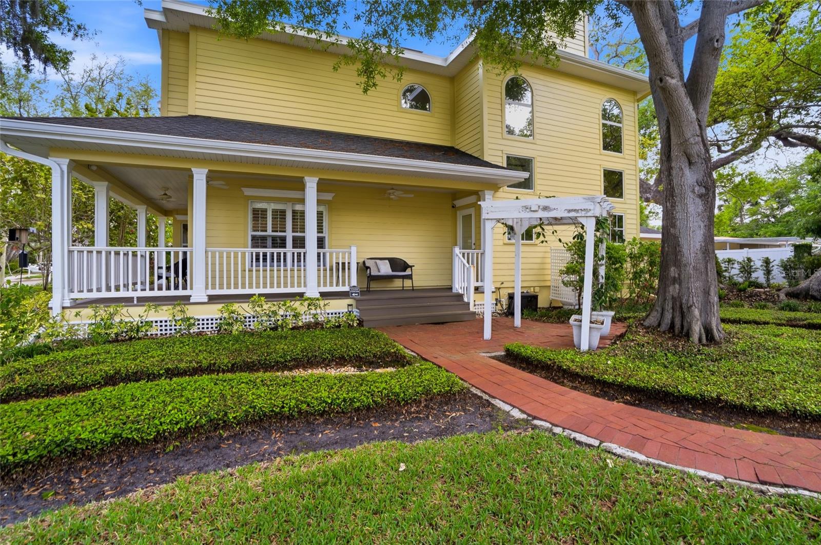 Image 10 of 58 For 5201 Jules Verne Court