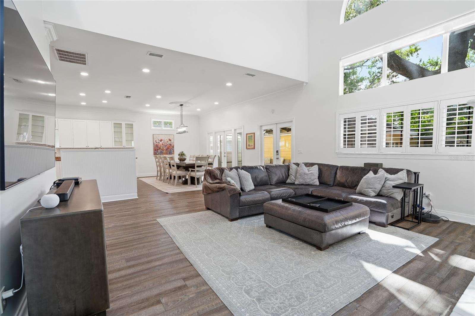 Image 20 of 58 For 5201 Jules Verne Court