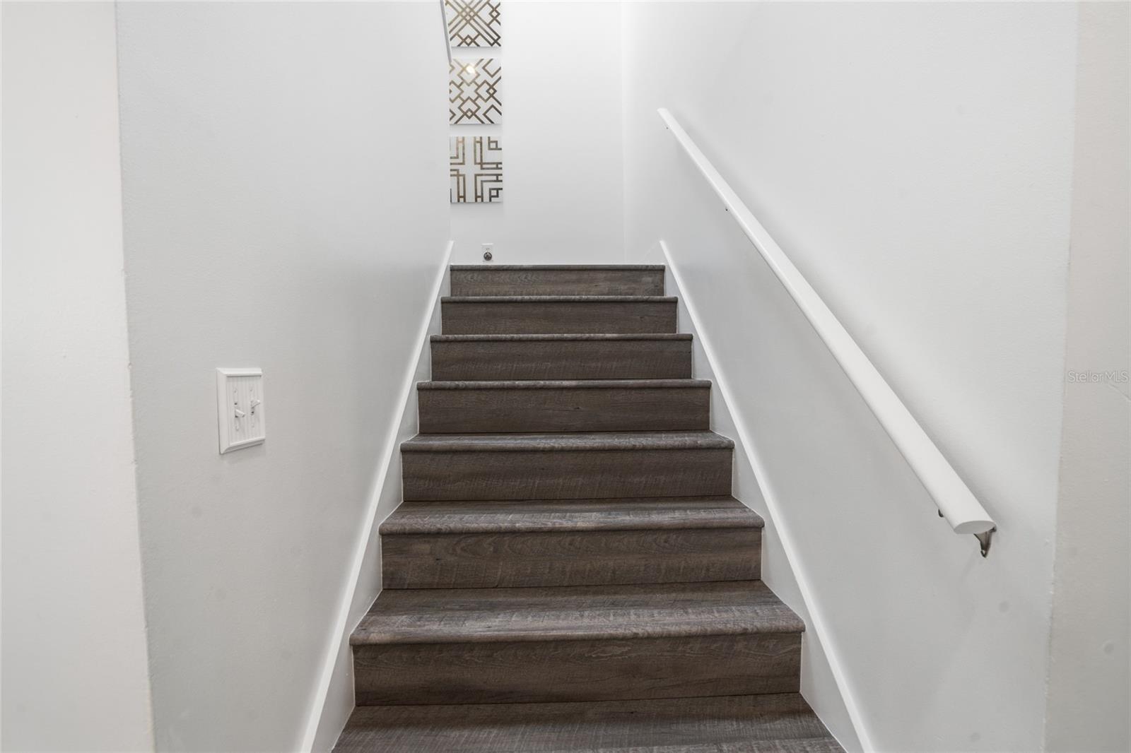 Image 29 of 58 For 5201 Jules Verne Court