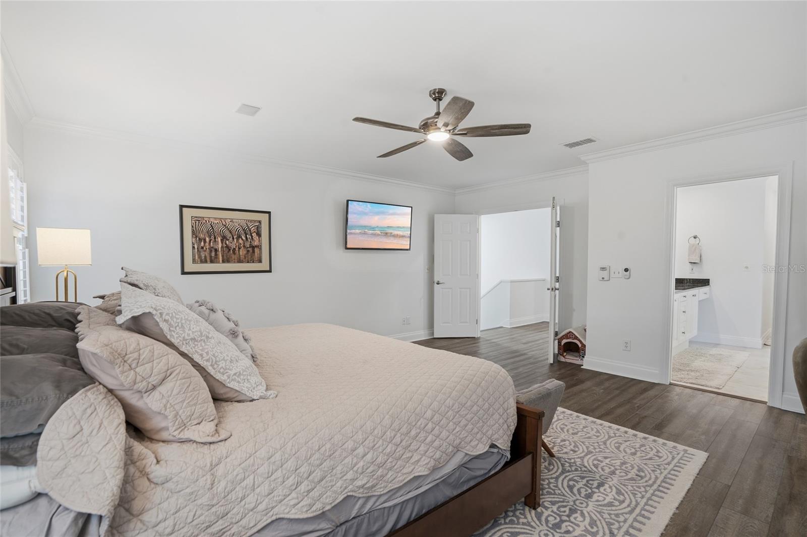 Image 33 of 58 For 5201 Jules Verne Court