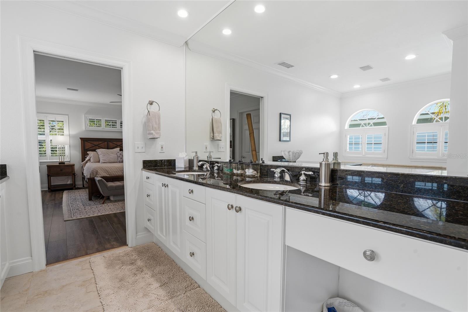 Image 37 of 58 For 5201 Jules Verne Court