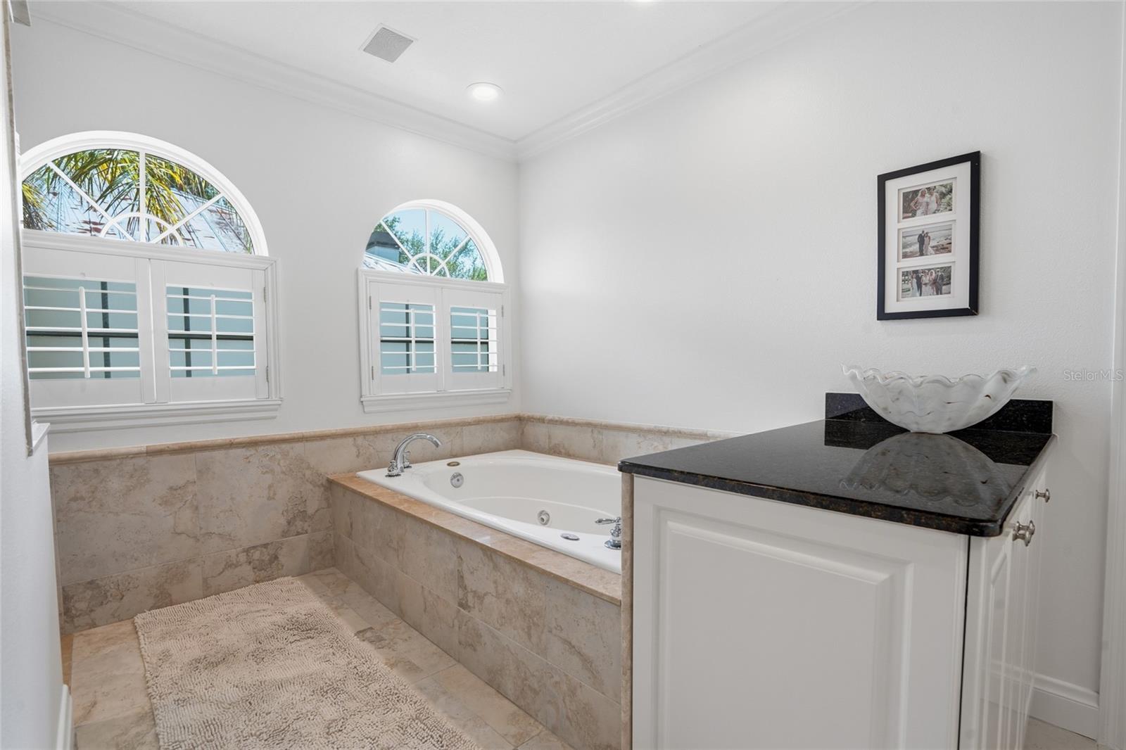 Image 38 of 58 For 5201 Jules Verne Court