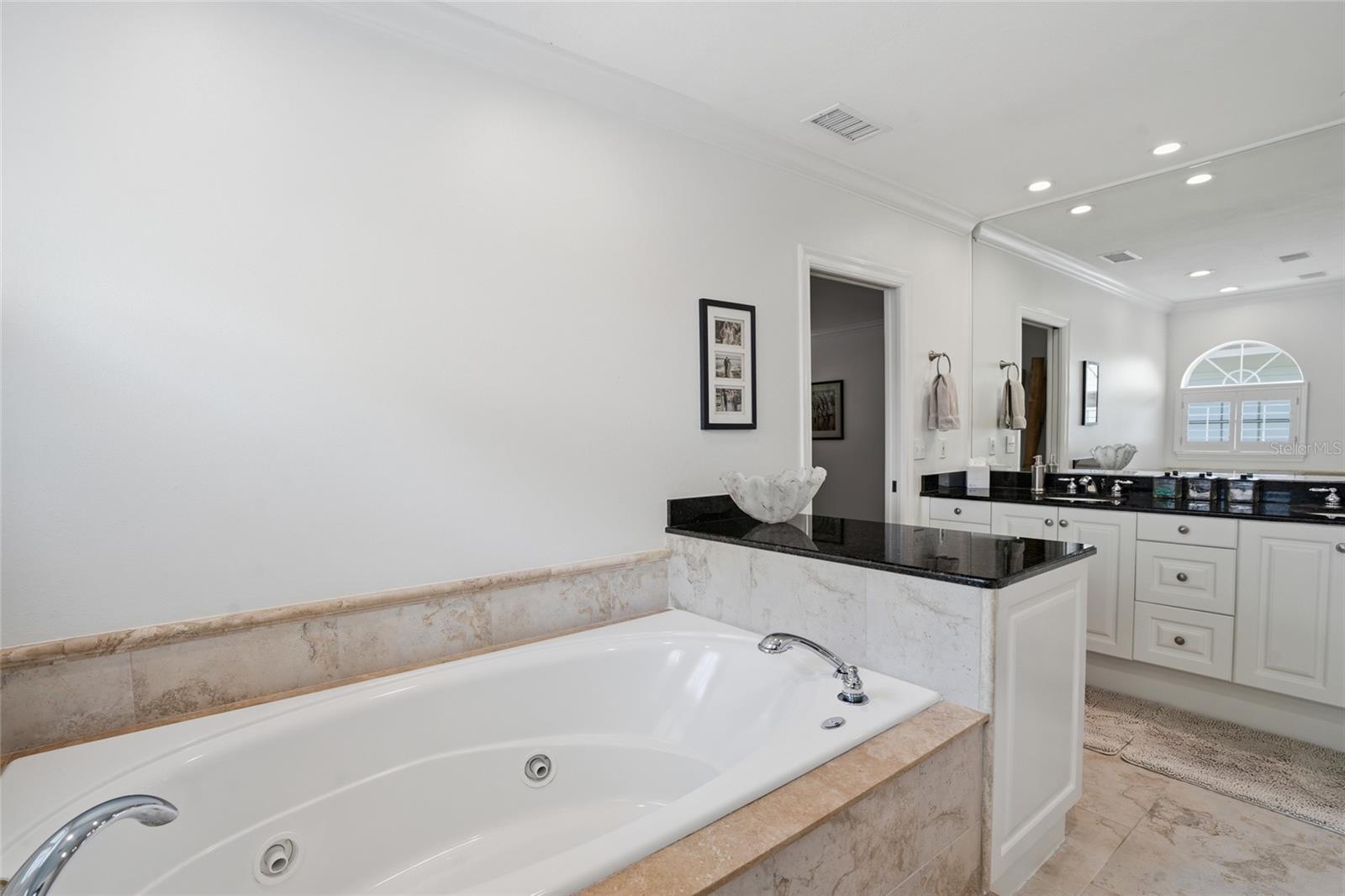 Image 39 of 58 For 5201 Jules Verne Court