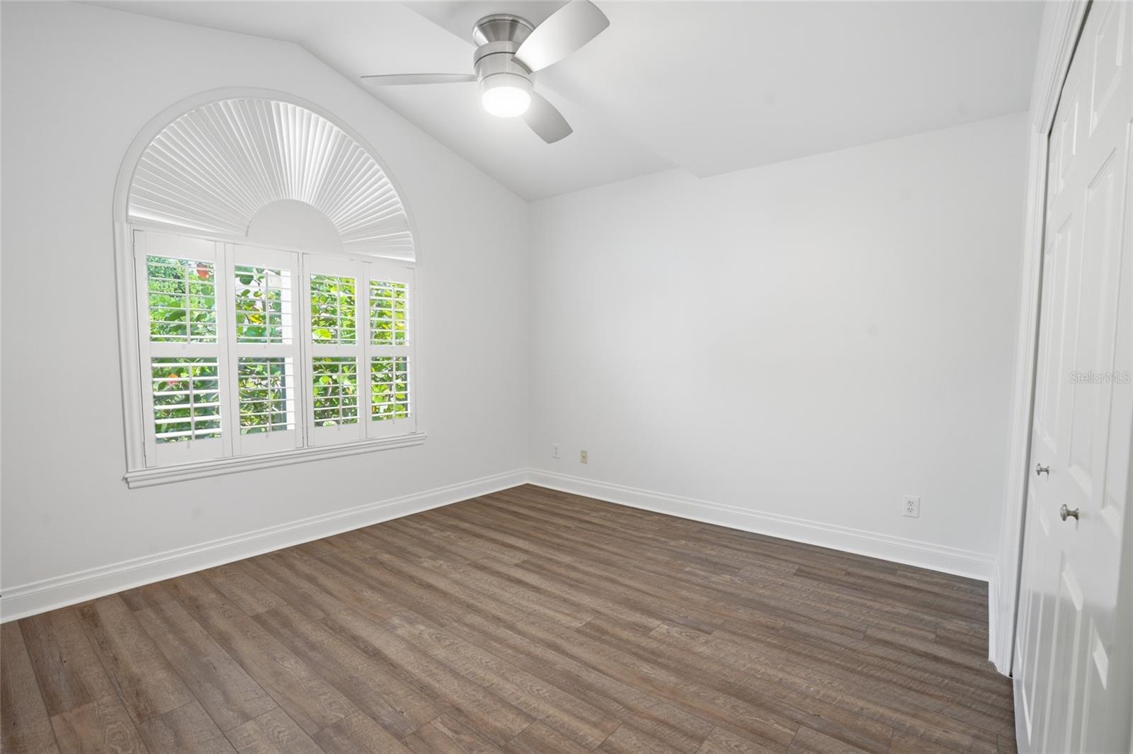 Image 43 of 58 For 5201 Jules Verne Court