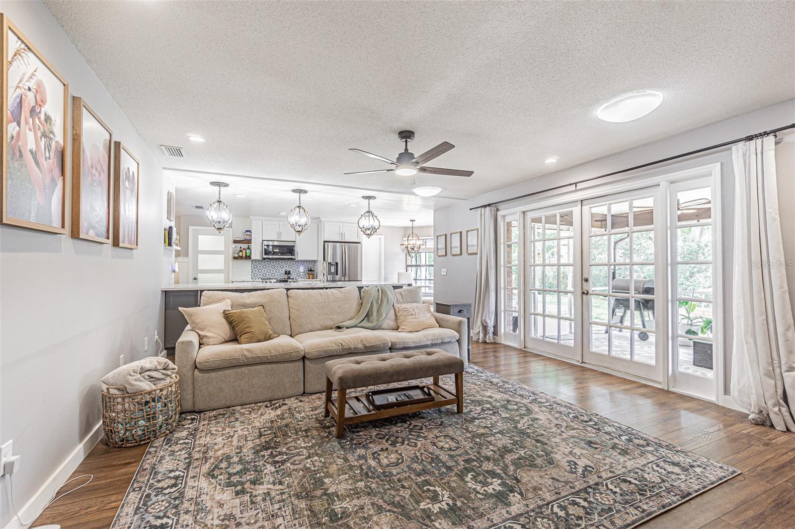 Image 14 of 42 For 1107 Oakridge Manor Drive