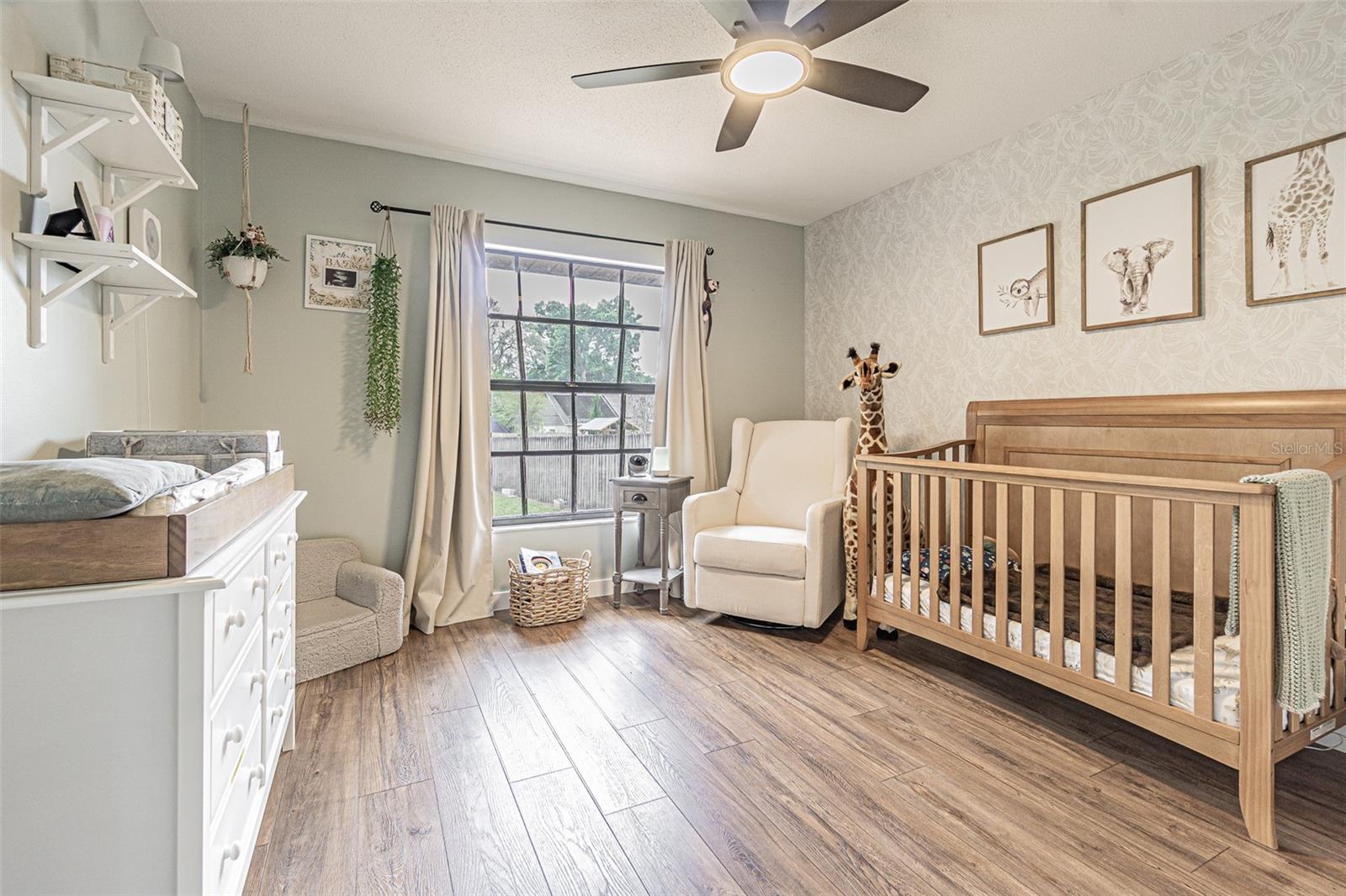 Image 25 of 42 For 1107 Oakridge Manor Drive