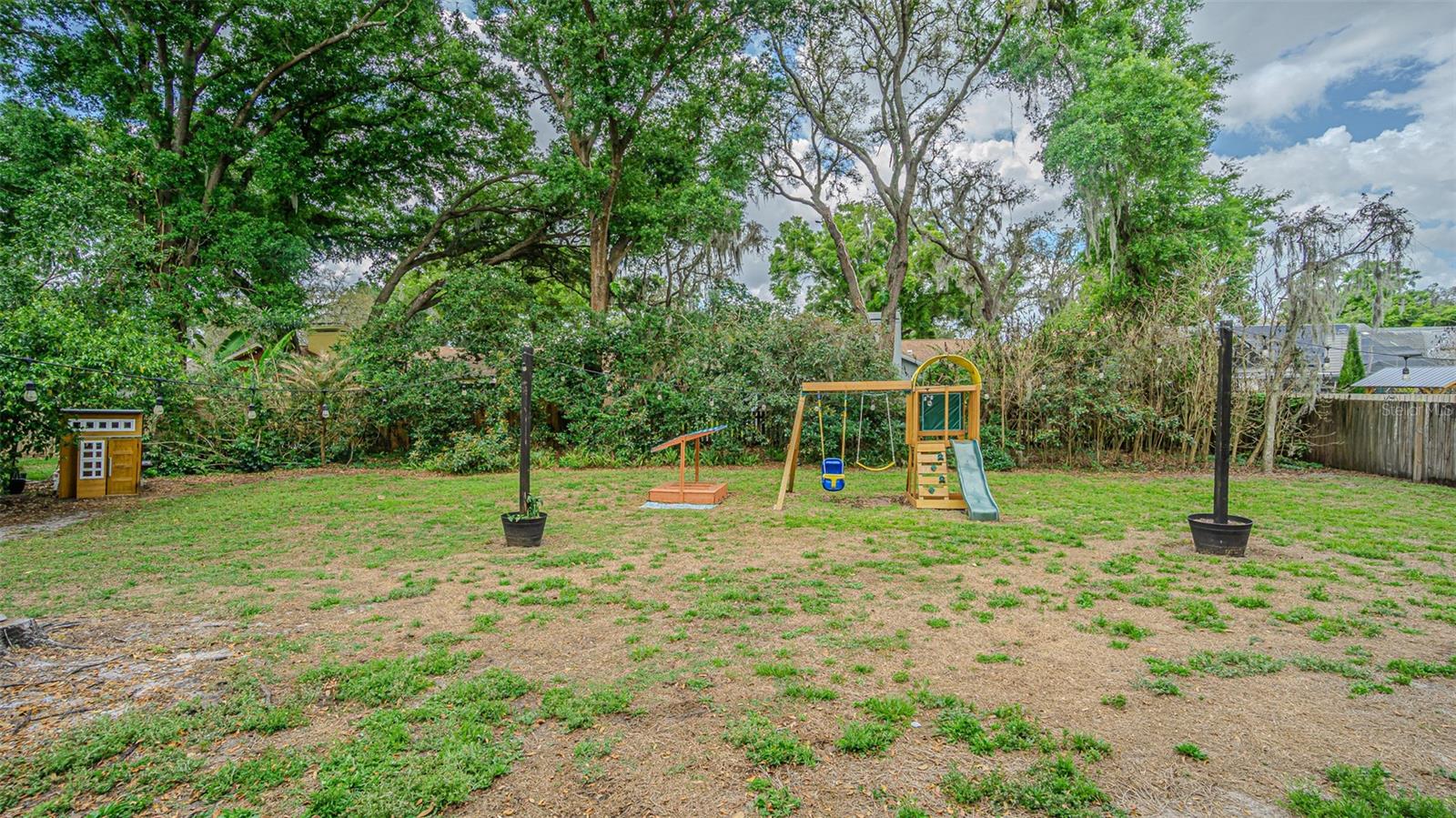 Image 33 of 42 For 1107 Oakridge Manor Drive