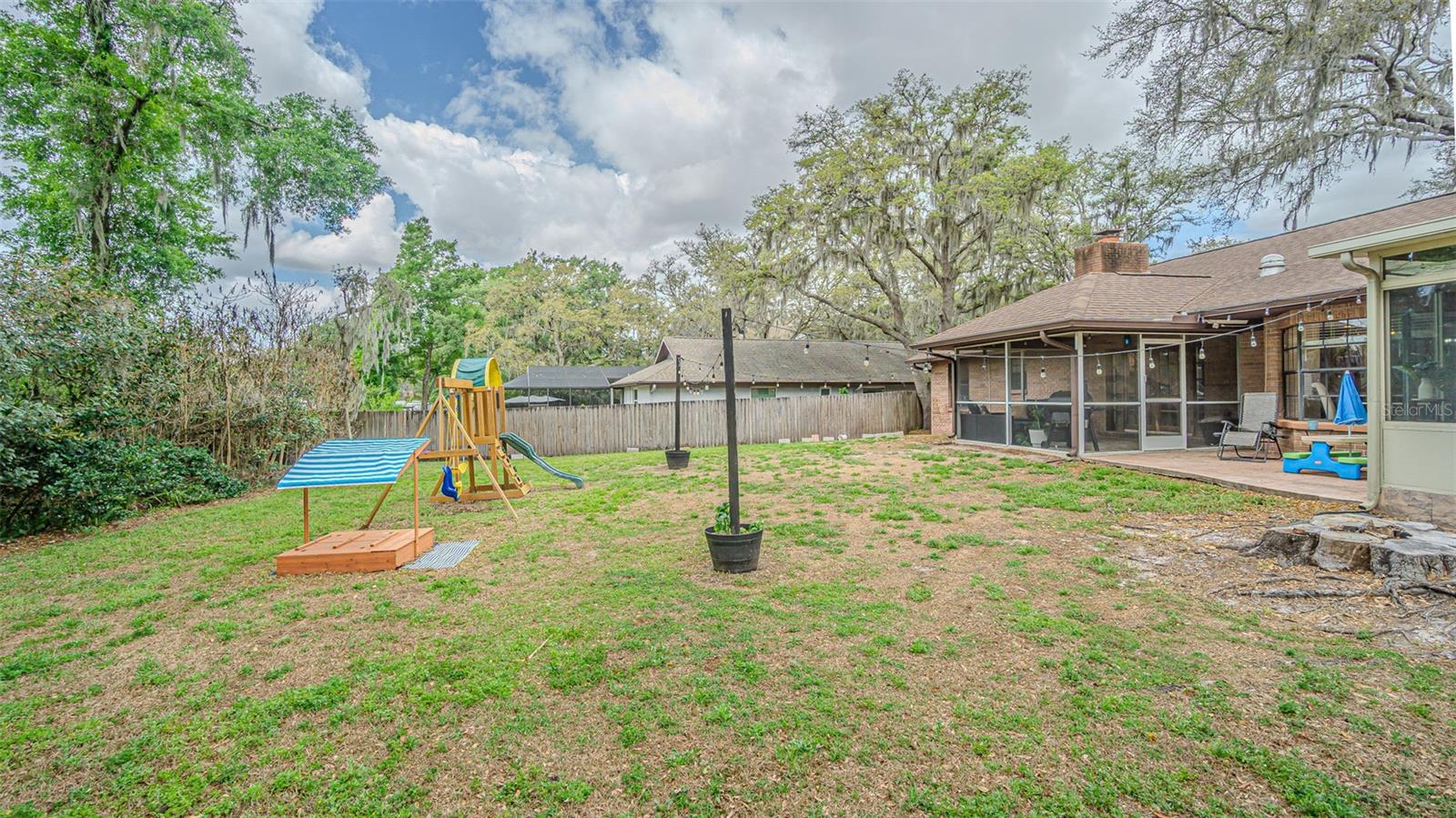 Image 35 of 42 For 1107 Oakridge Manor Drive