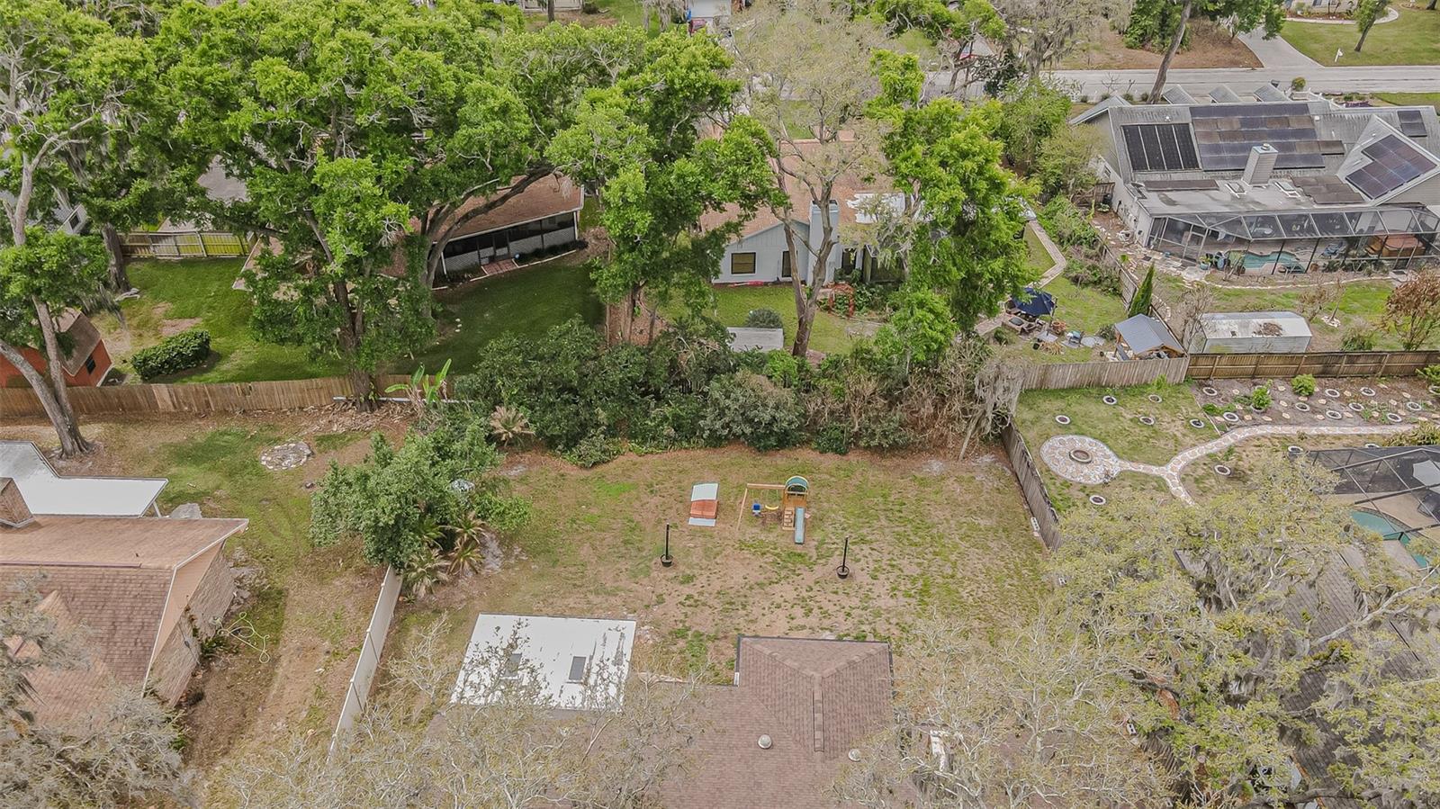 Image 36 of 42 For 1107 Oakridge Manor Drive