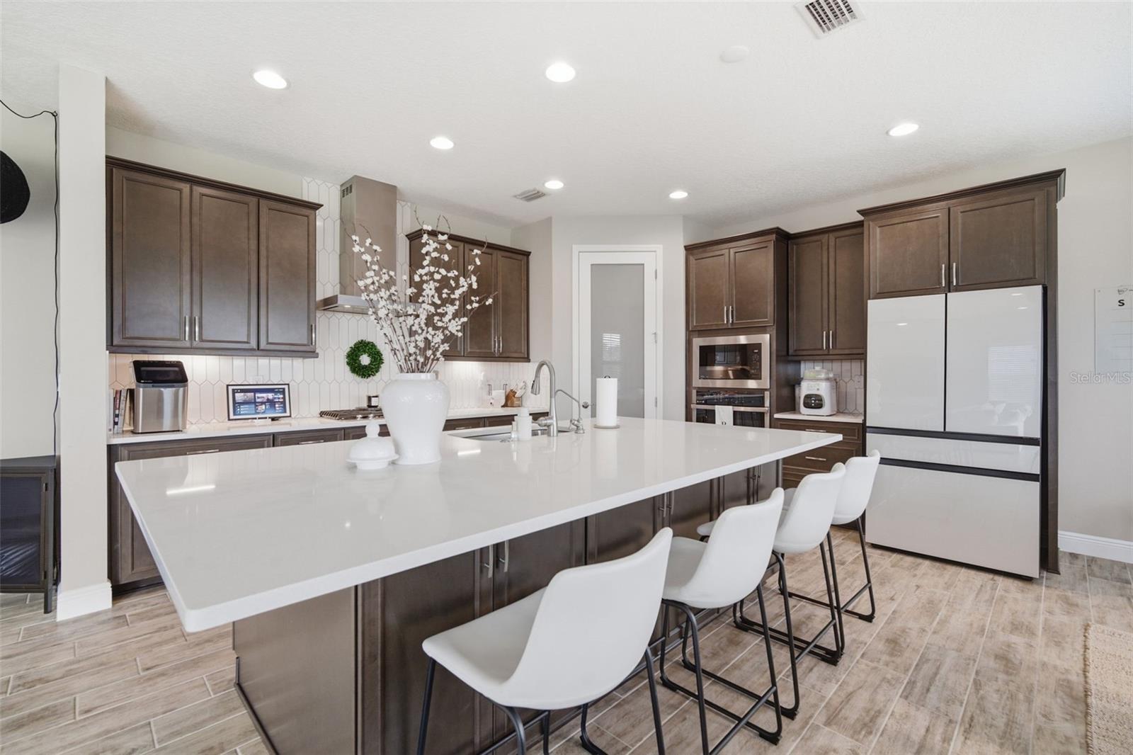 Image 10 of 85 For 6396 Roadstead Court