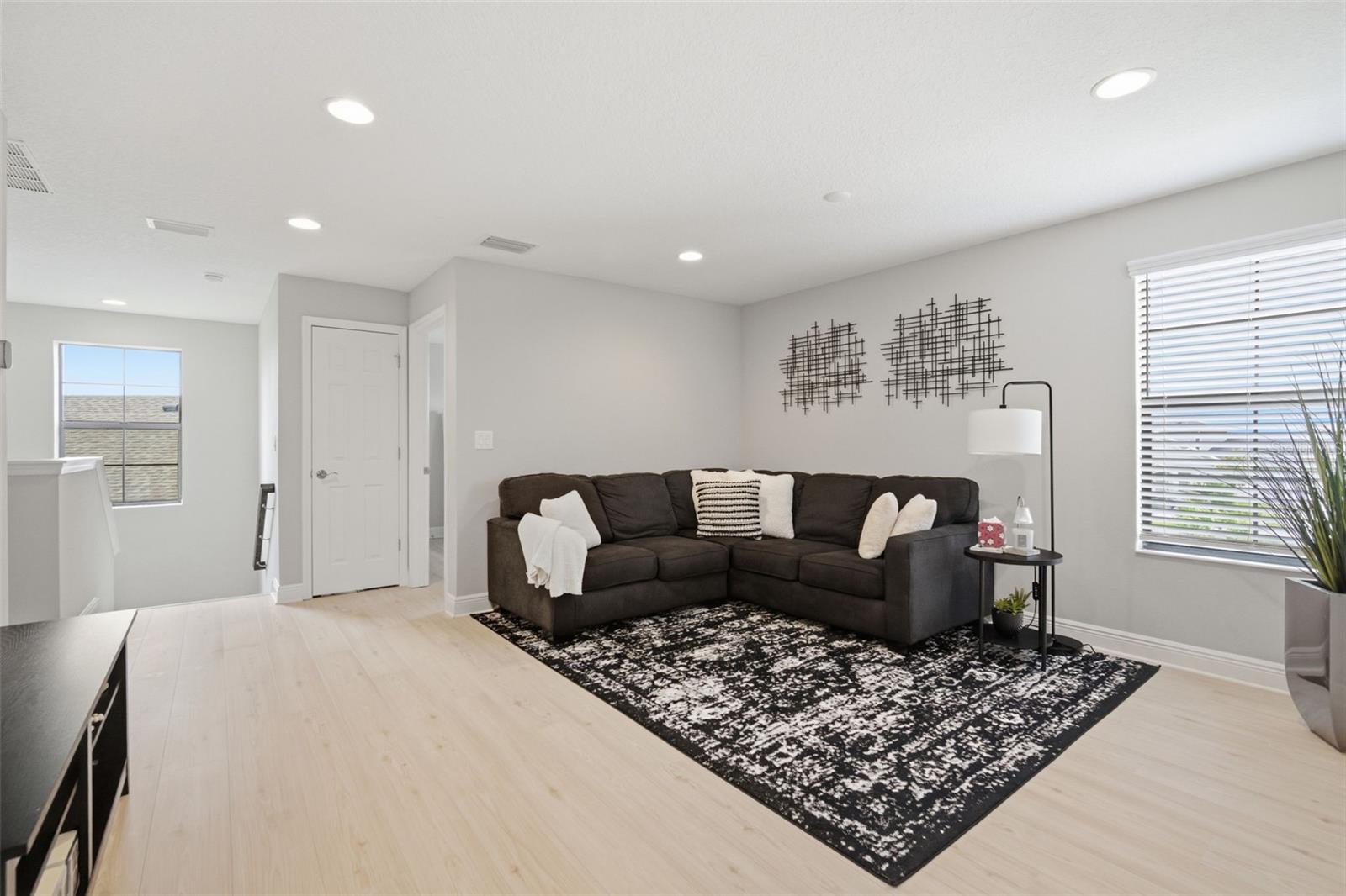 Image 31 of 85 For 6396 Roadstead Court