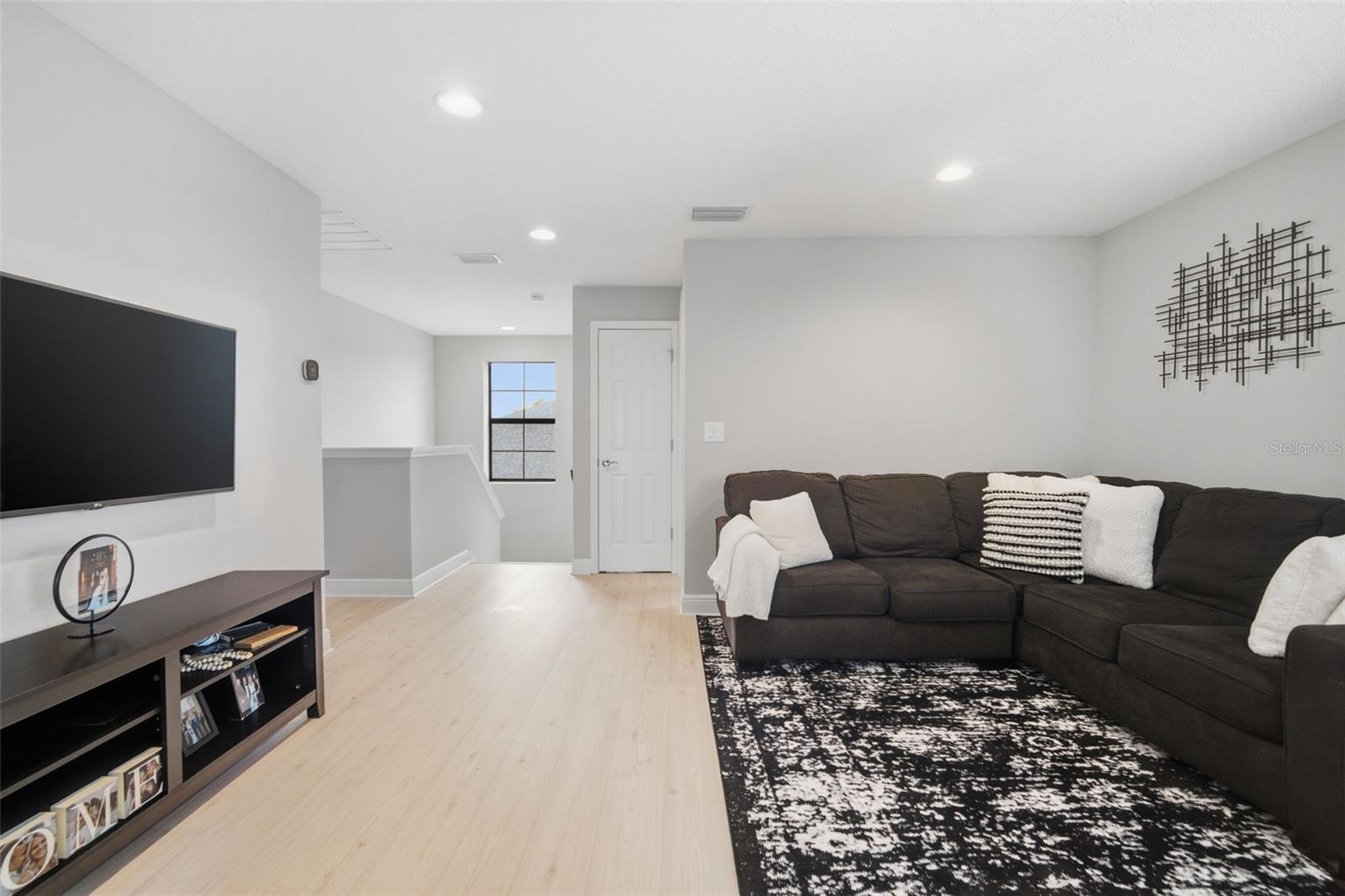 Image 32 of 85 For 6396 Roadstead Court