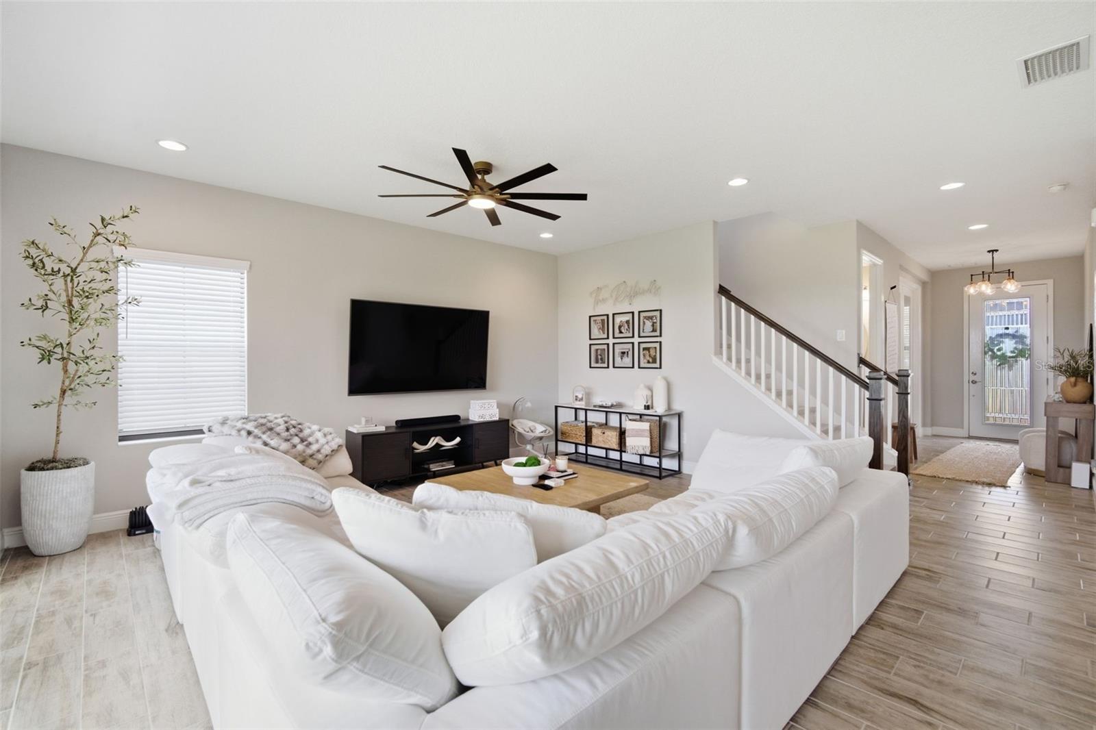 Image 4 of 85 For 6396 Roadstead Court