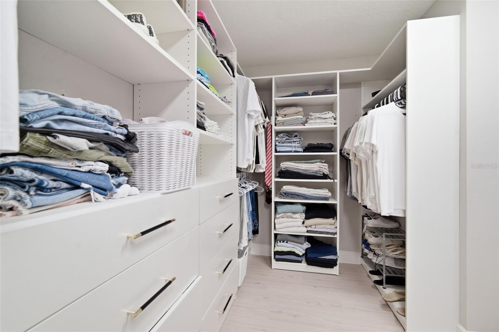 Image 43 of 85 For 6396 Roadstead Court