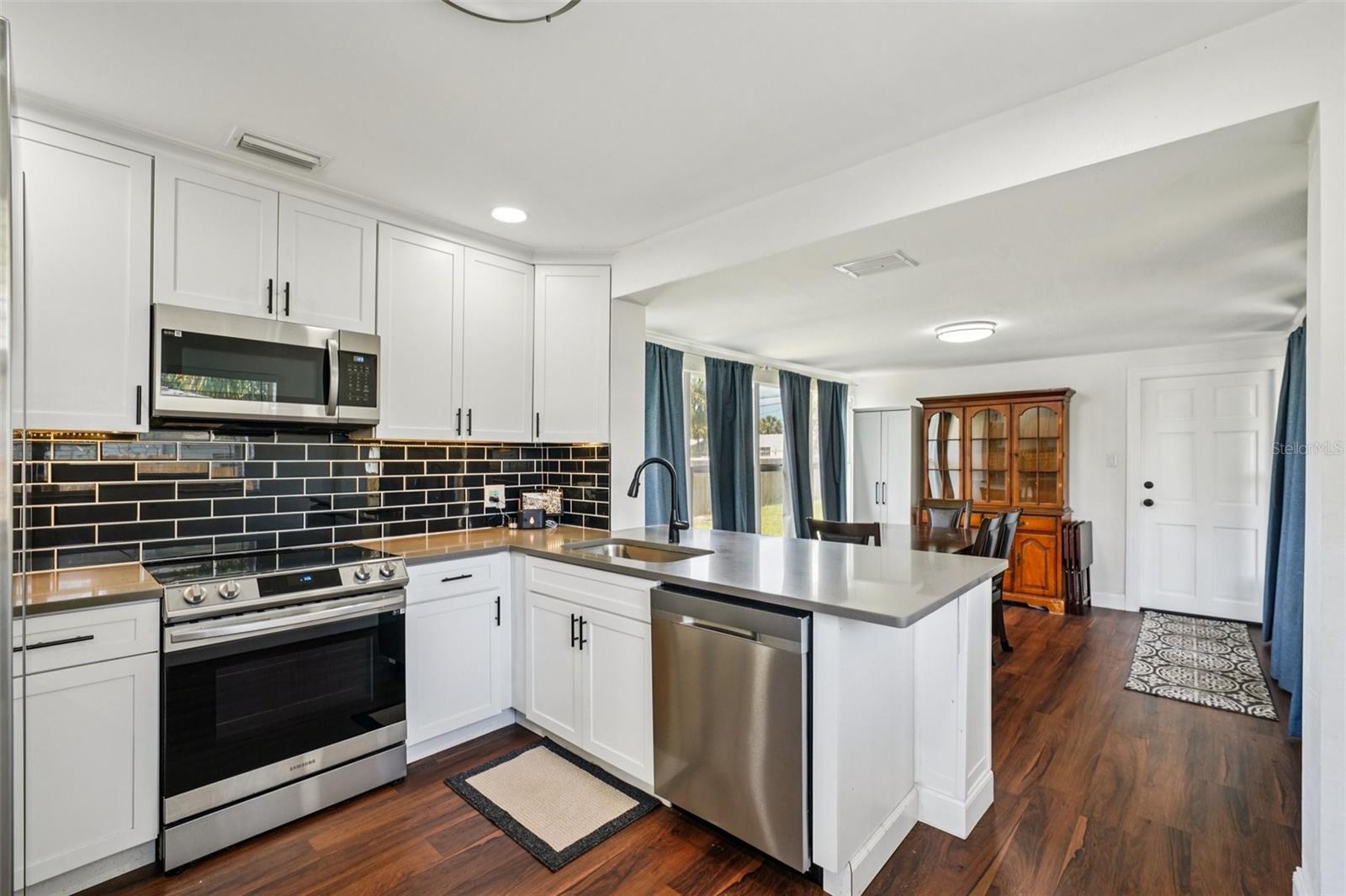 Image 10 of 23 For 6527 3rd Avenue S