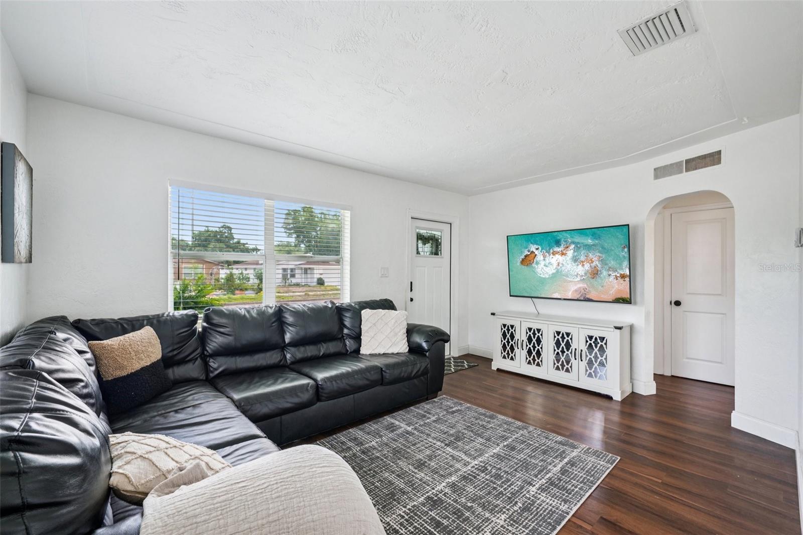 Image 3 of 23 For 6527 3rd Avenue S