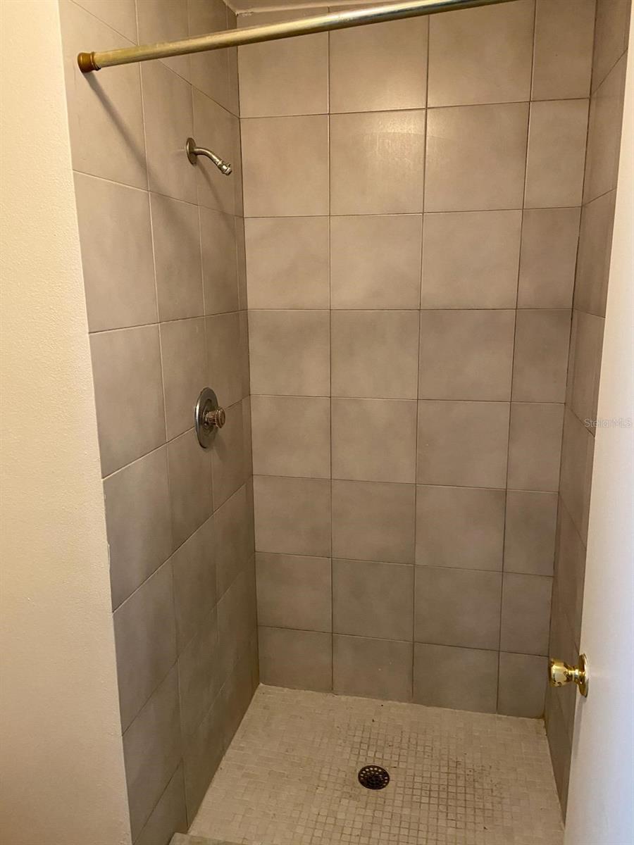 Image 4 of 8 For 3149 Huron Avenue