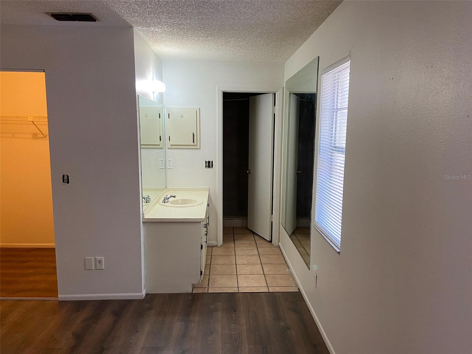 Image 5 of 8 For 3149 Huron Avenue