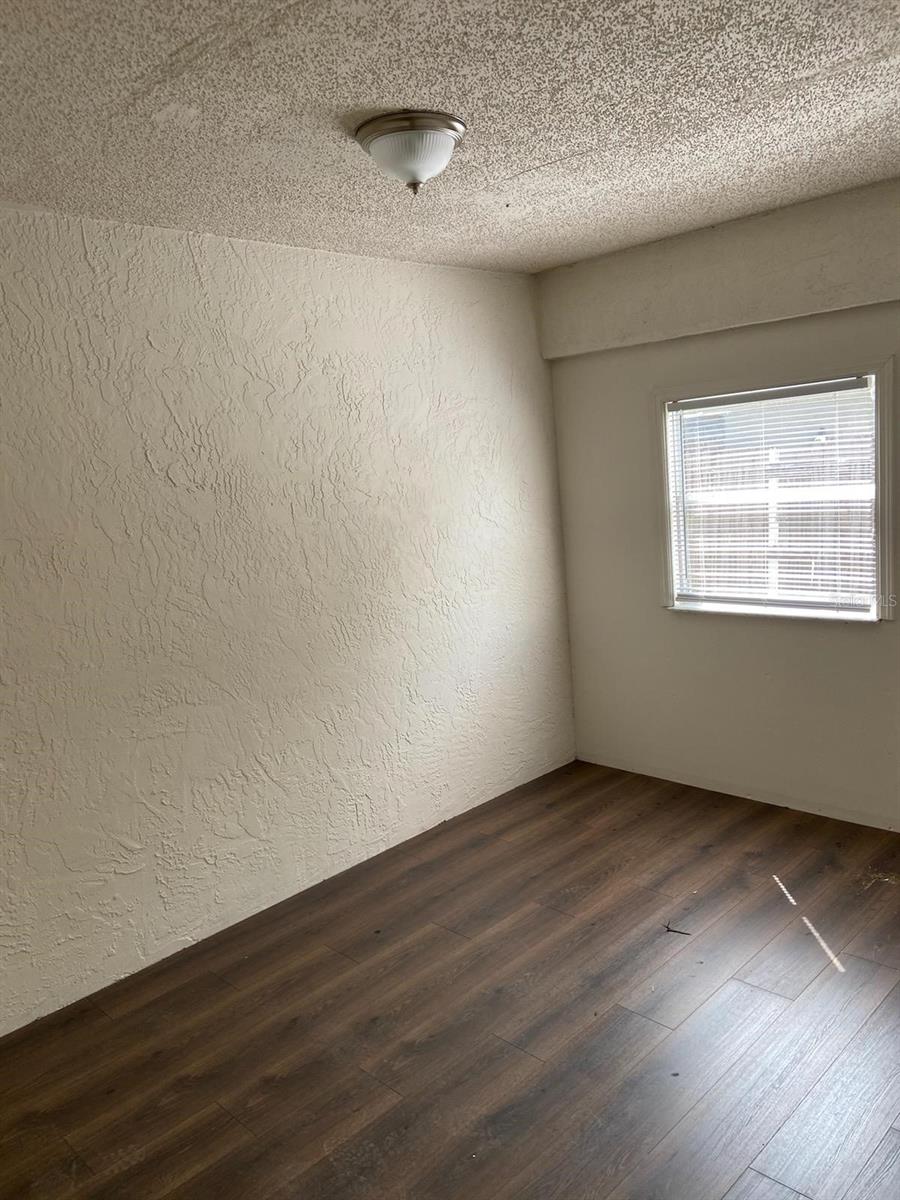 Image 6 of 8 For 3149 Huron Avenue