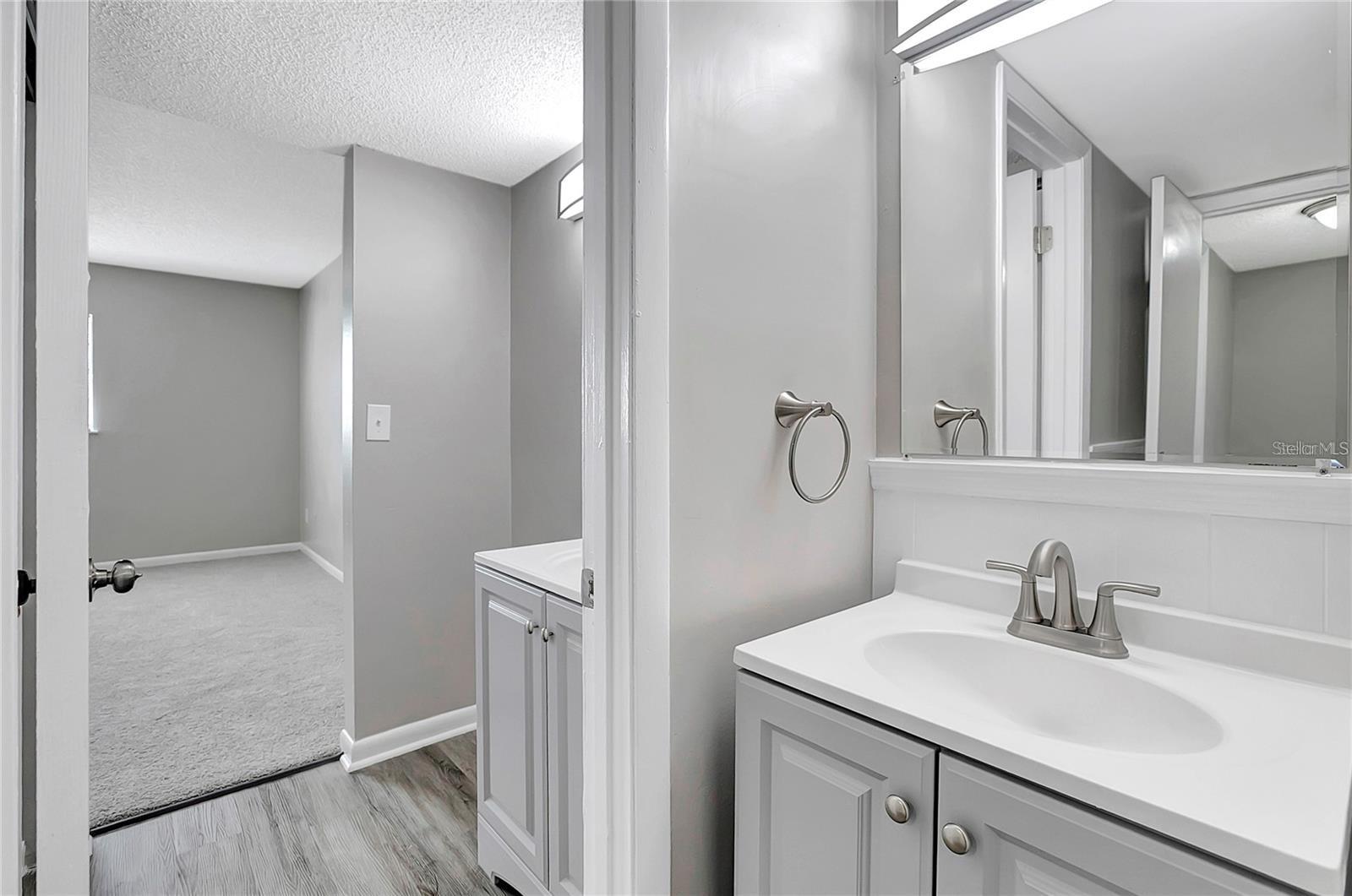 Image 11 of 31 For 709 Russell Lane C221