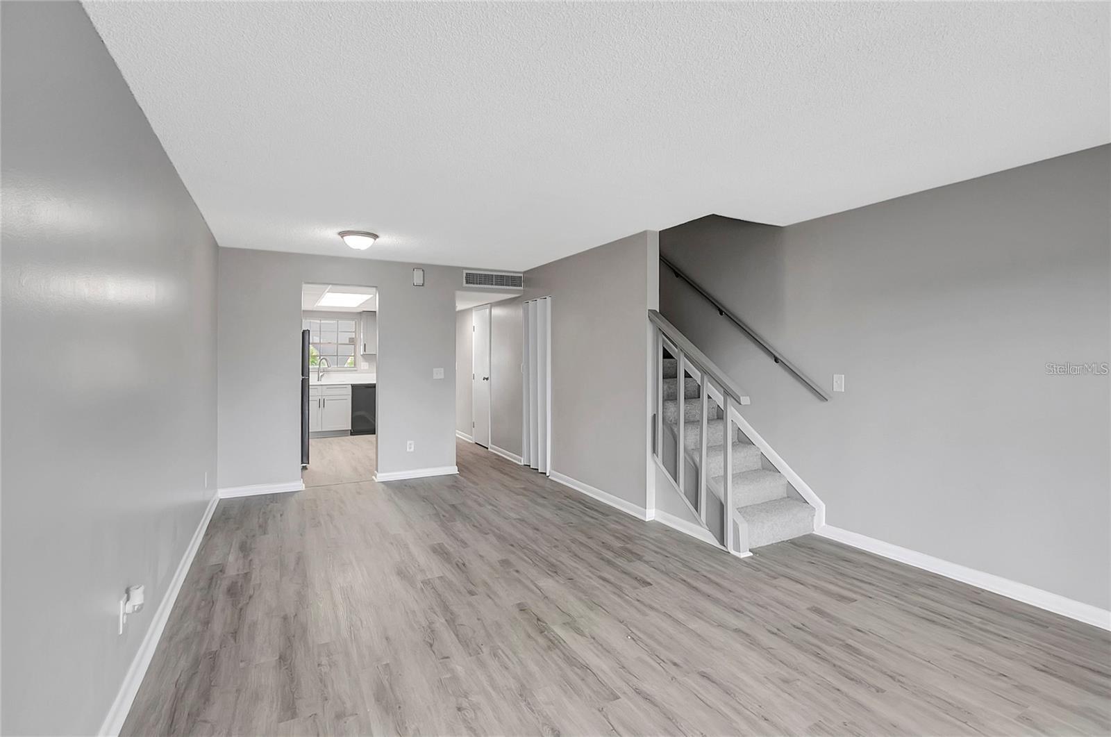 Image 20 of 31 For 709 Russell Lane C221