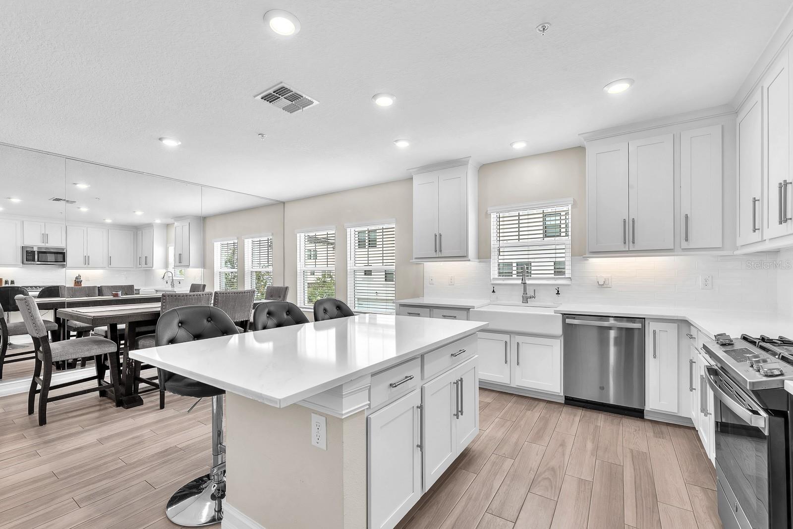 Image 14 of 42 For 5351 Bridge Street 16