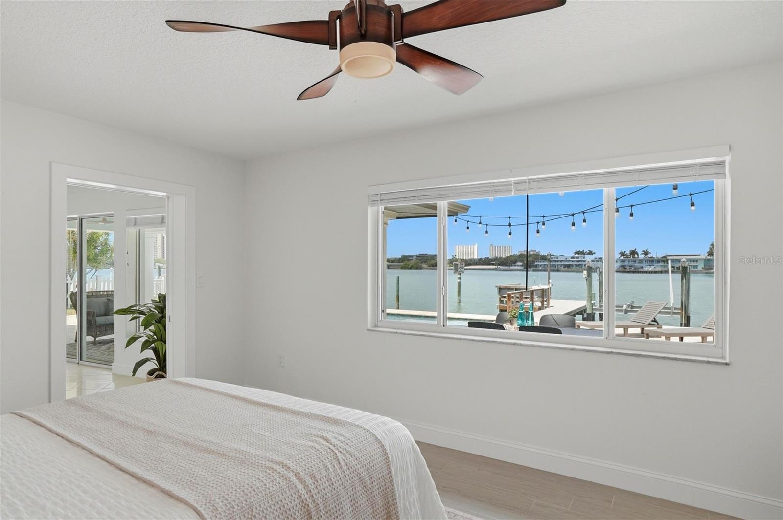 Image 19 of 43 For 7172 Shore Drive S