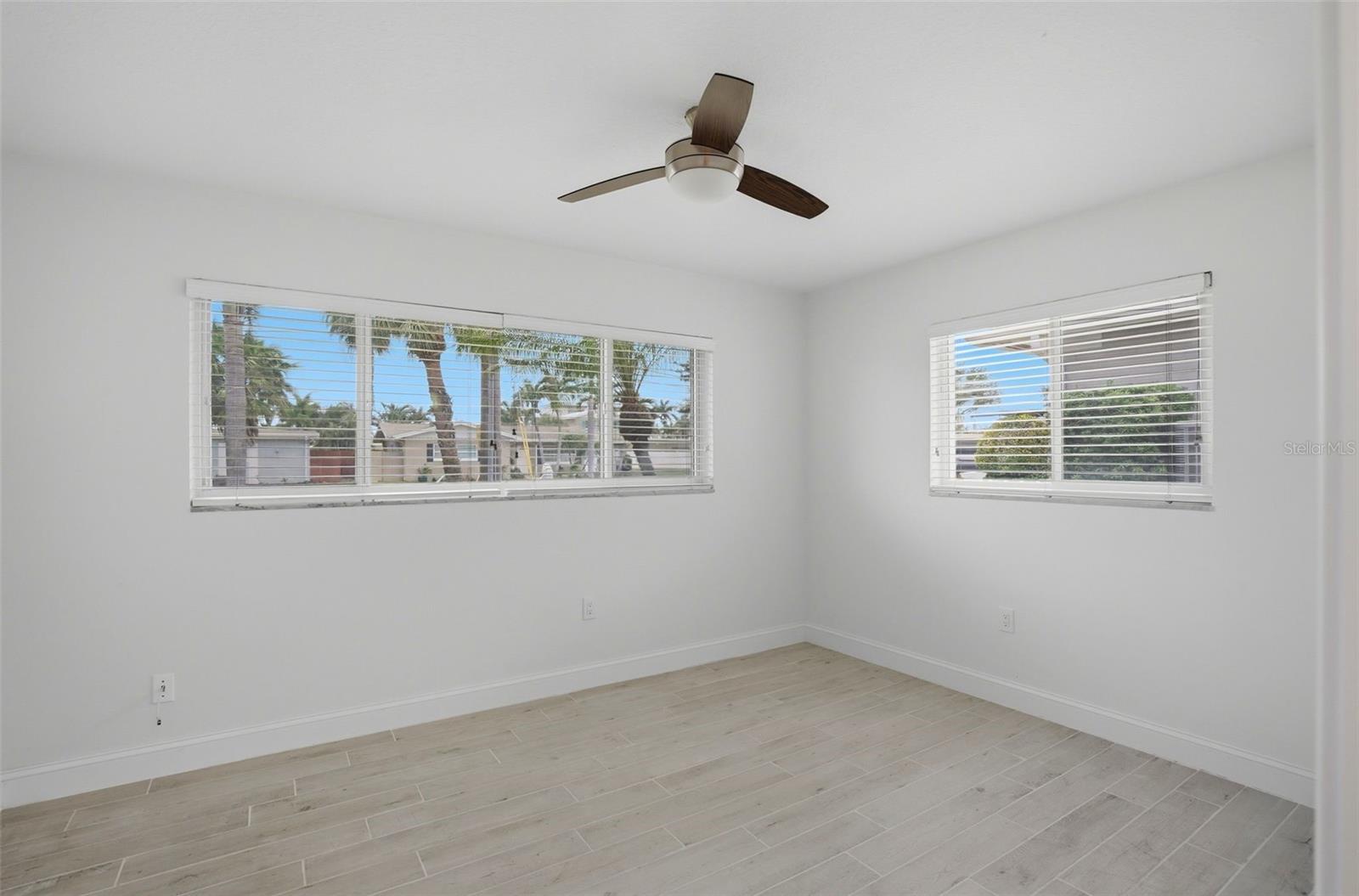 Image 29 of 43 For 7172 Shore Drive S