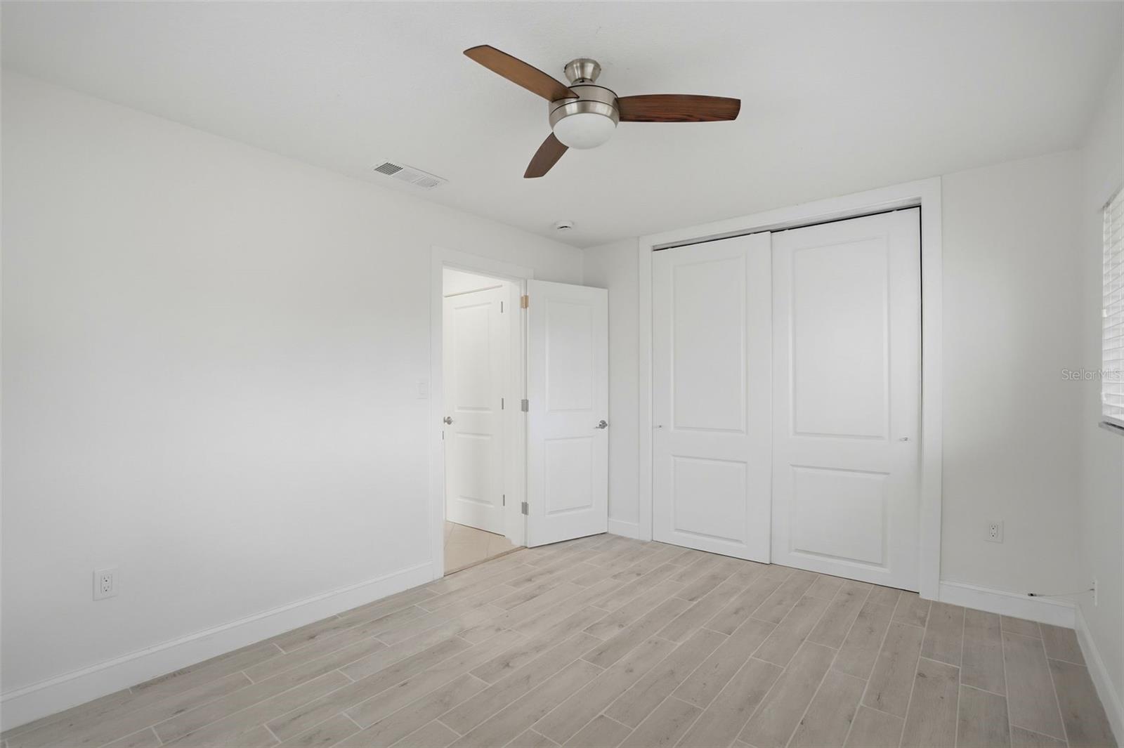 Image 30 of 43 For 7172 Shore Drive S