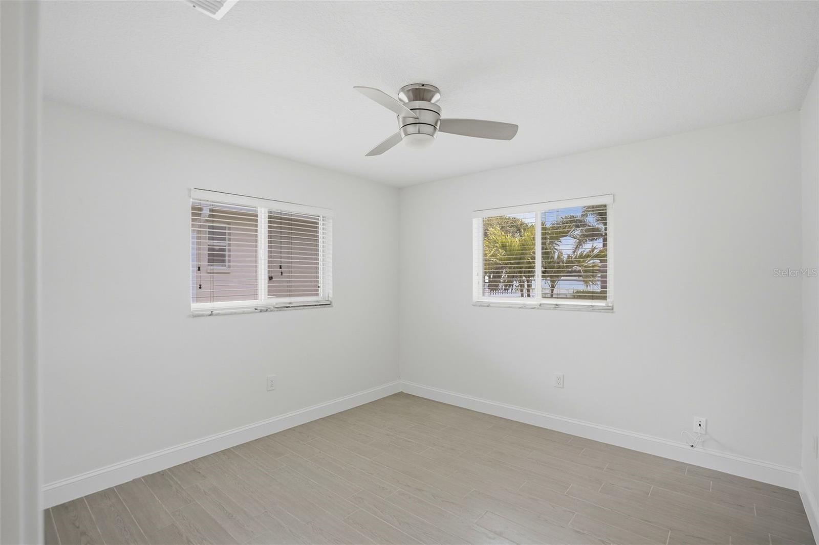 Image 31 of 43 For 7172 Shore Drive S