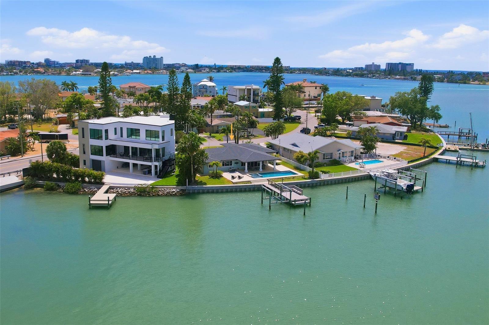 Image 39 of 43 For 7172 Shore Drive S