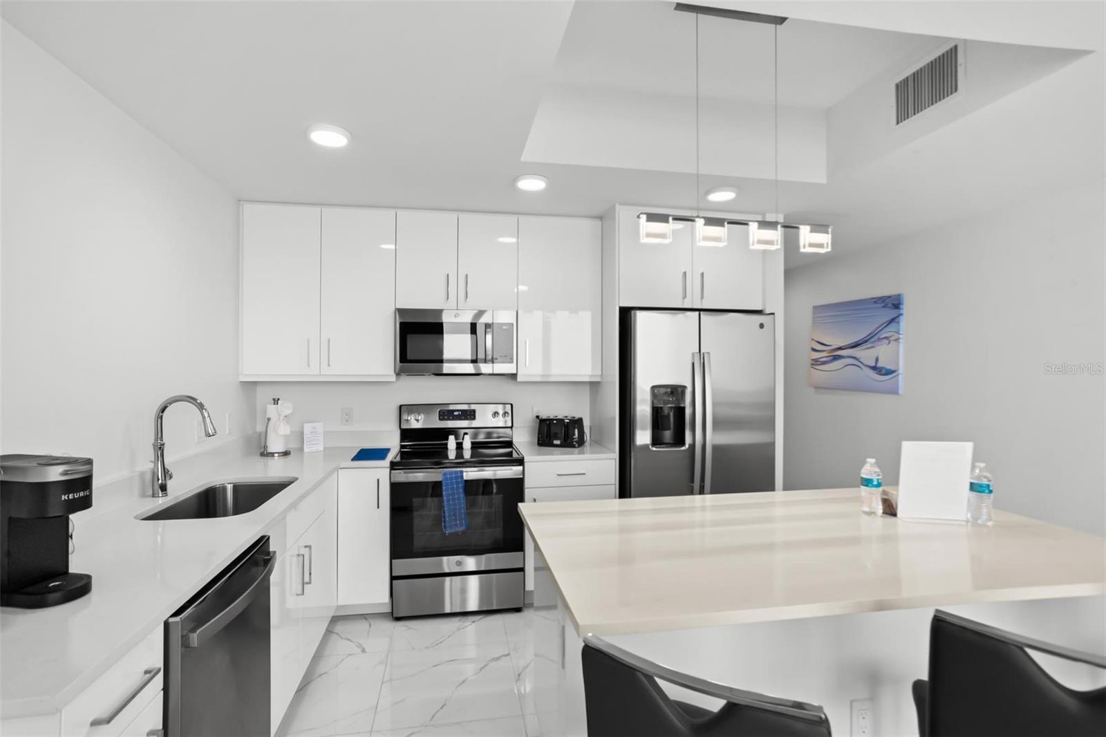 Image 3 of 17 For 11500 Gulf Boulevard 202