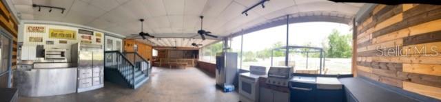 Listing photo id 10 for 12305 Shelby Drive