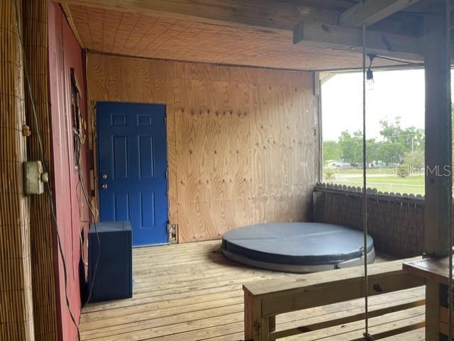 Listing photo id 12 for 12305 Shelby Drive