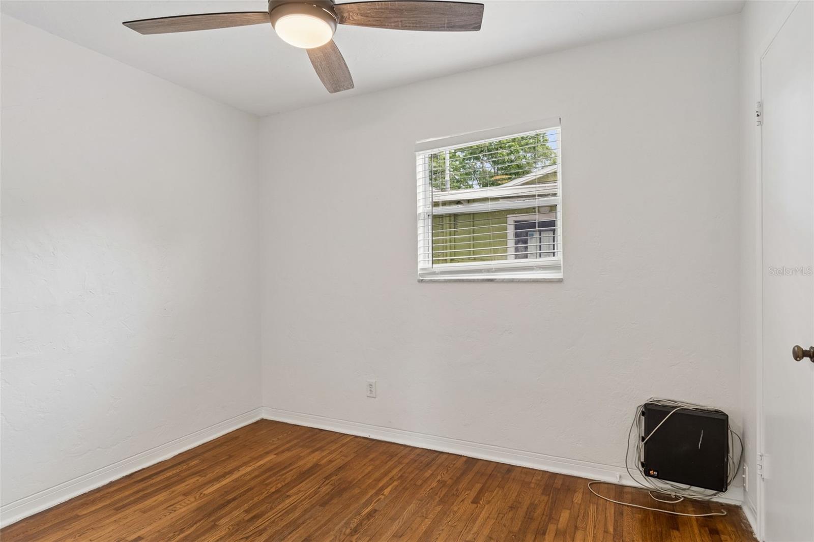 Image 10 of 25 For 739 47th Avenue N