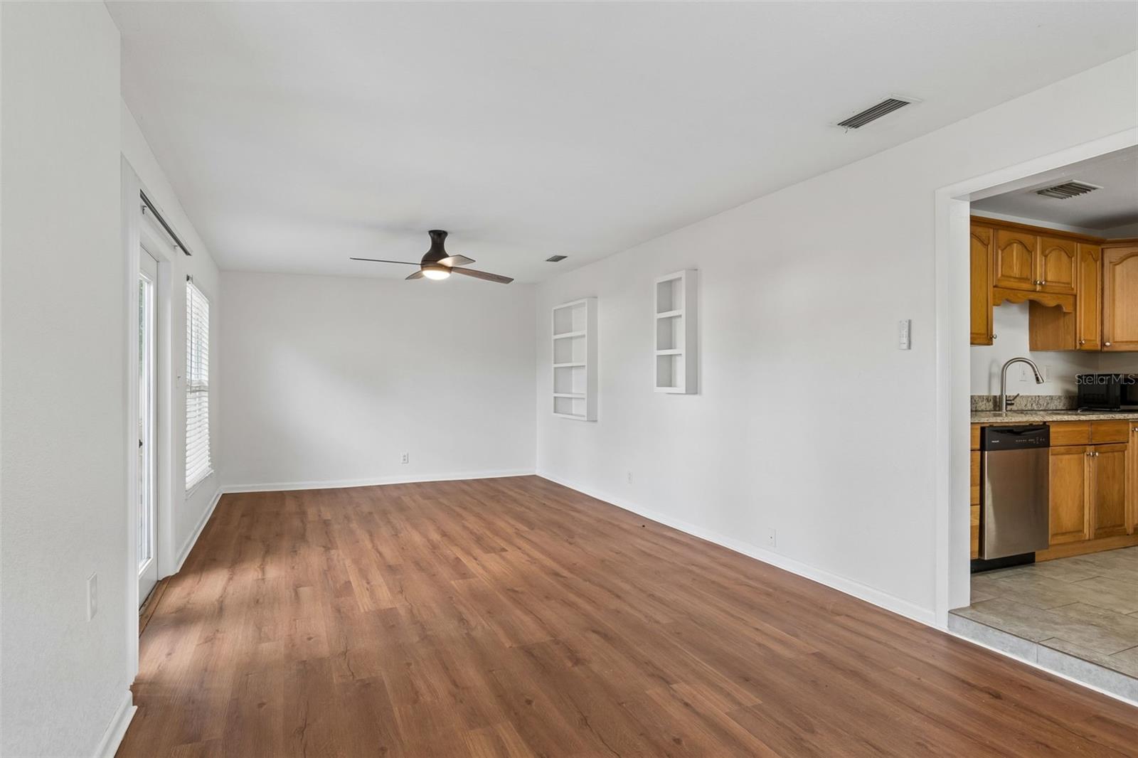 Image 12 of 25 For 739 47th Avenue N