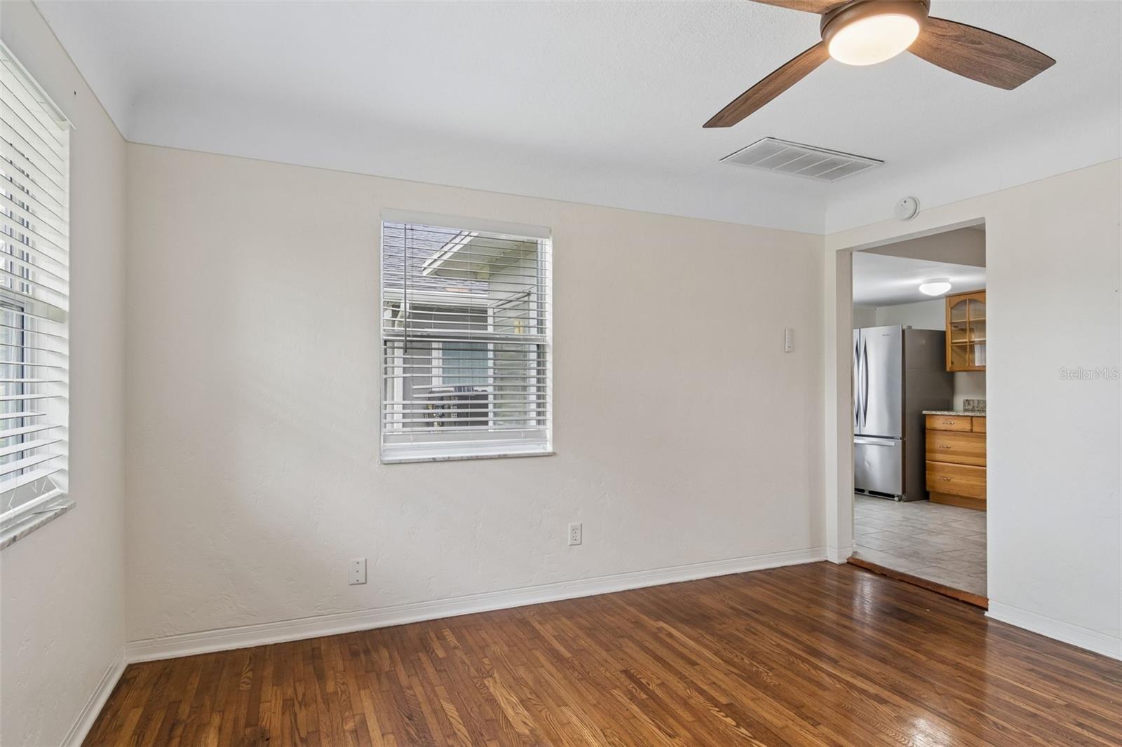 Image 3 of 25 For 739 47th Avenue N