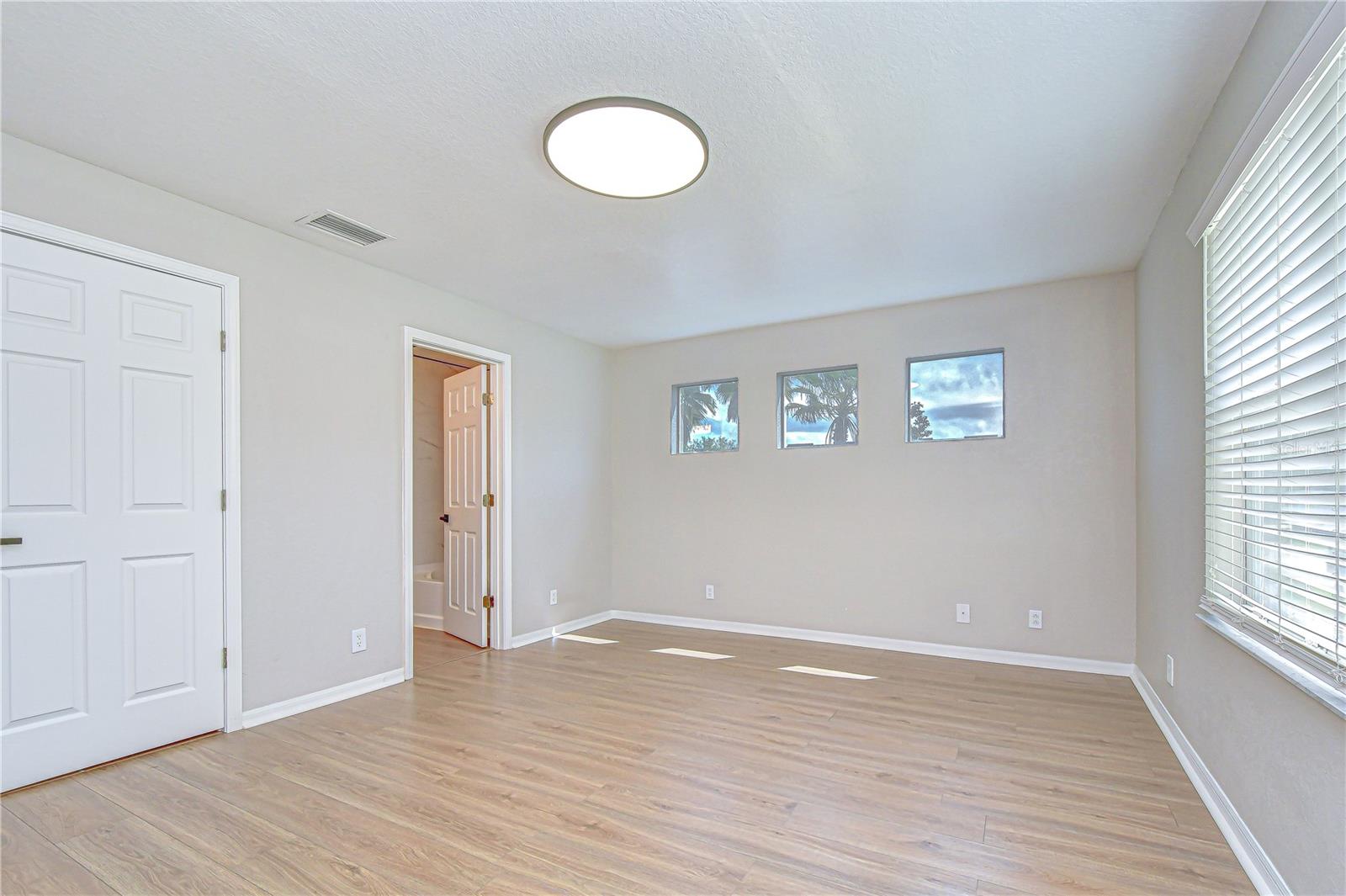 Image 18 of 40 For 10983 Winter Crest Drive