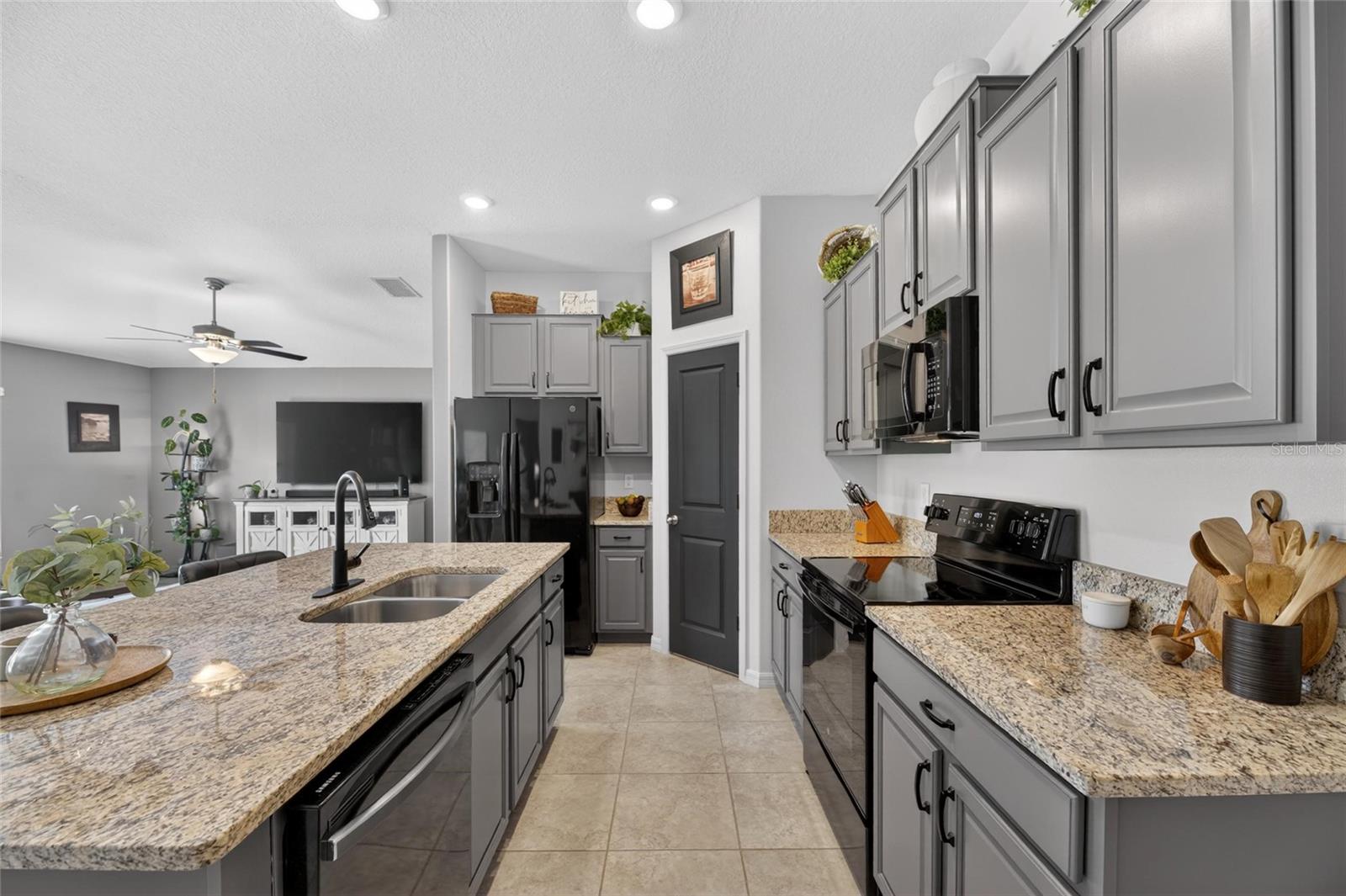 Image 17 of 69 For 7109 Salt River Avenue