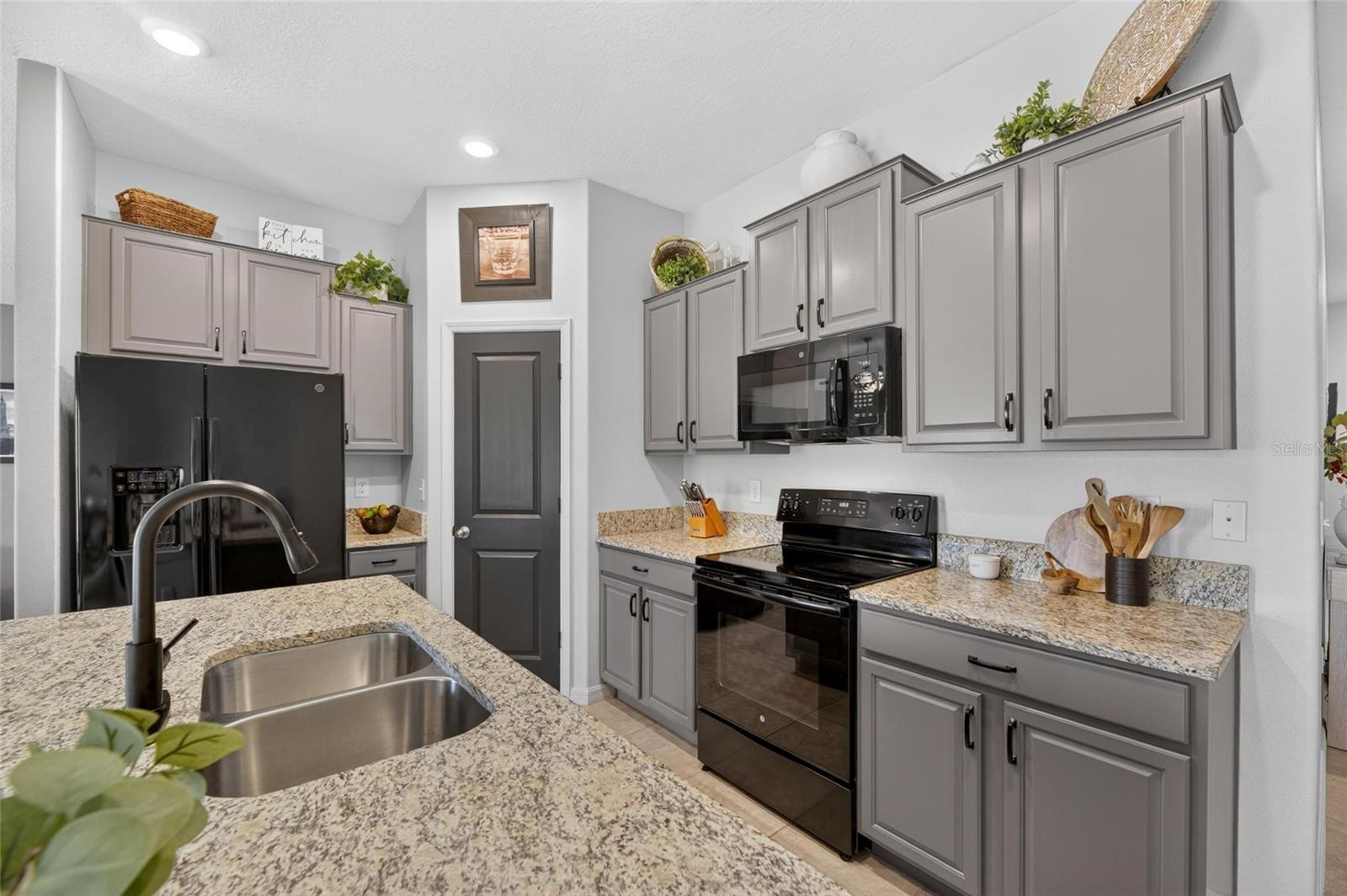 Image 23 of 69 For 7109 Salt River Avenue