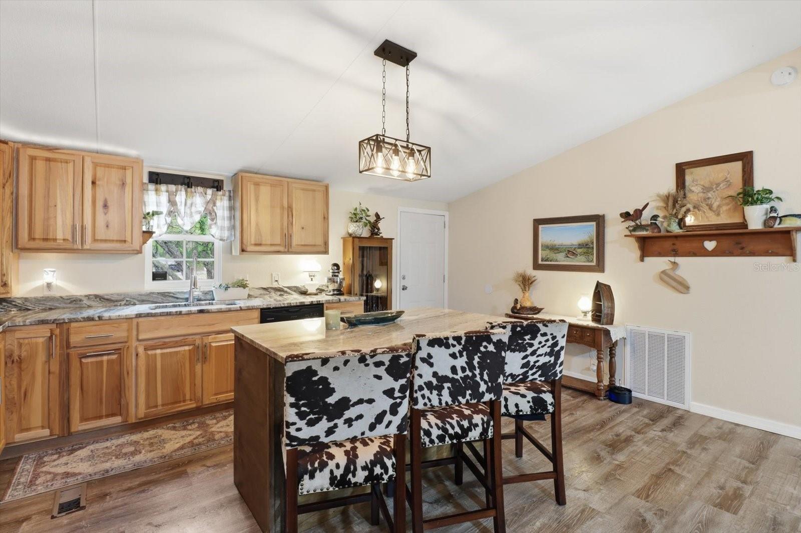 Image 12 of 41 For 5114 W Rochelle Street