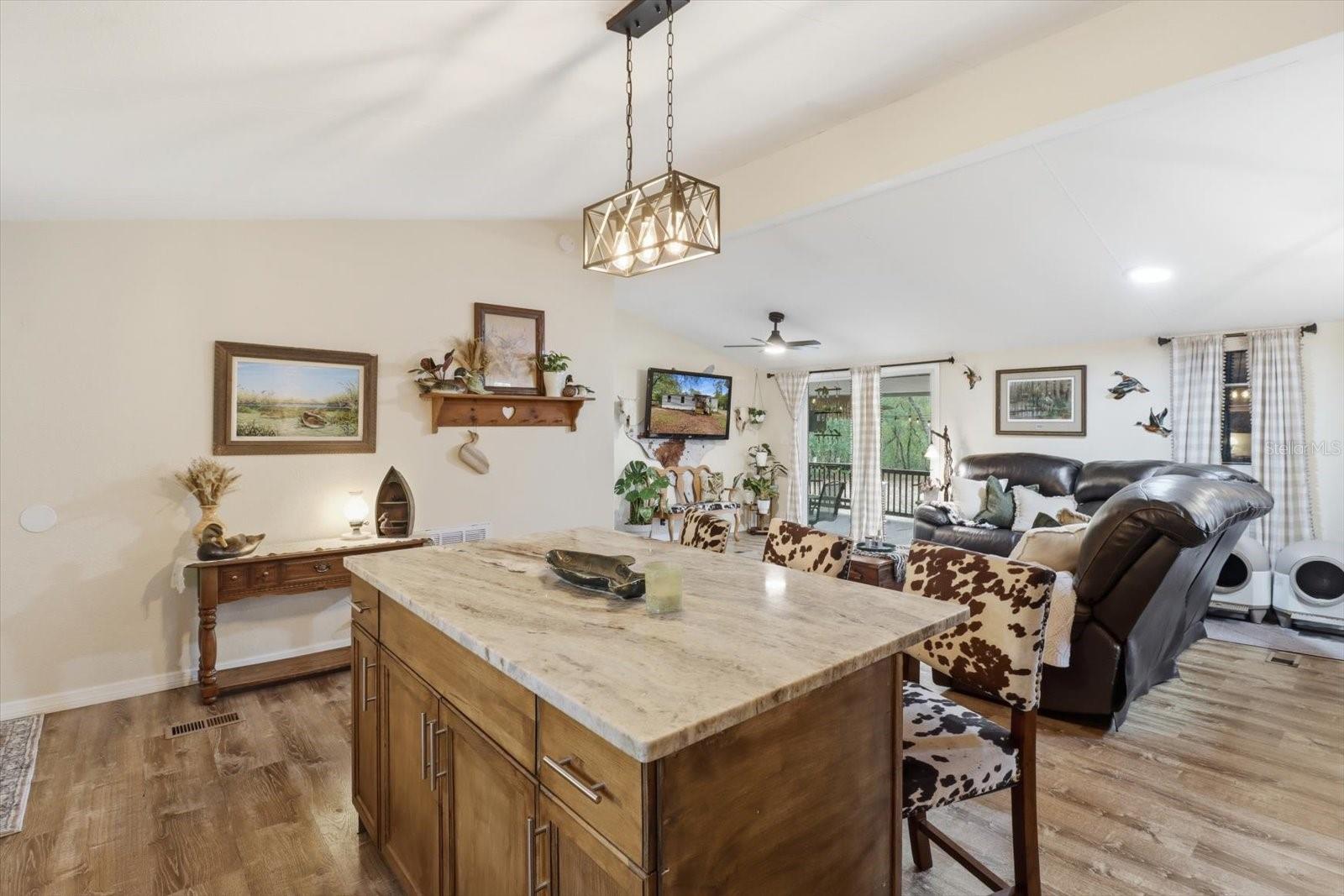 Image 13 of 41 For 5114 W Rochelle Street