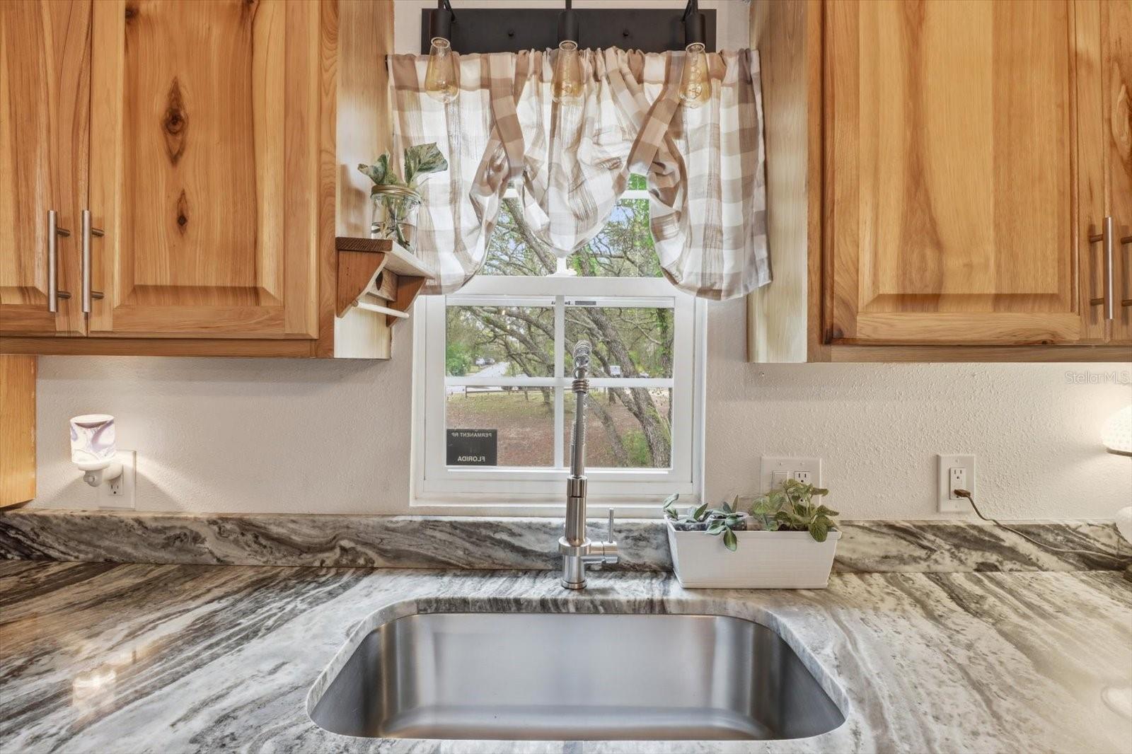 Image 14 of 41 For 5114 W Rochelle Street