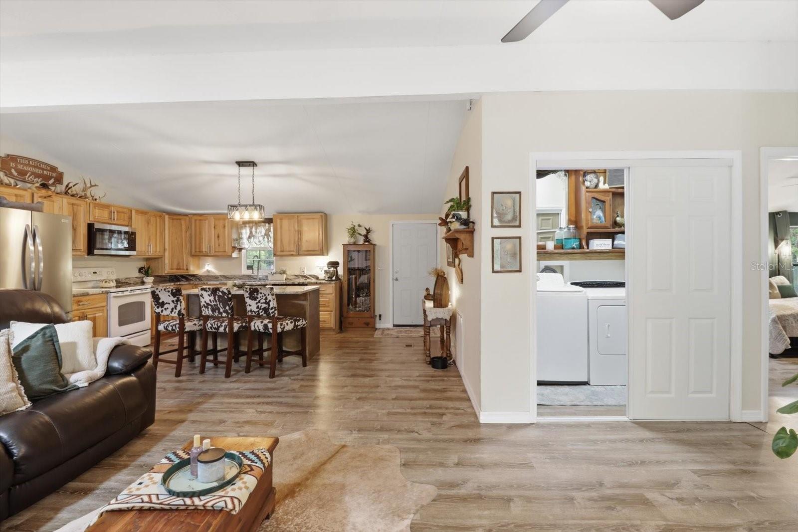 Image 21 of 41 For 5114 W Rochelle Street