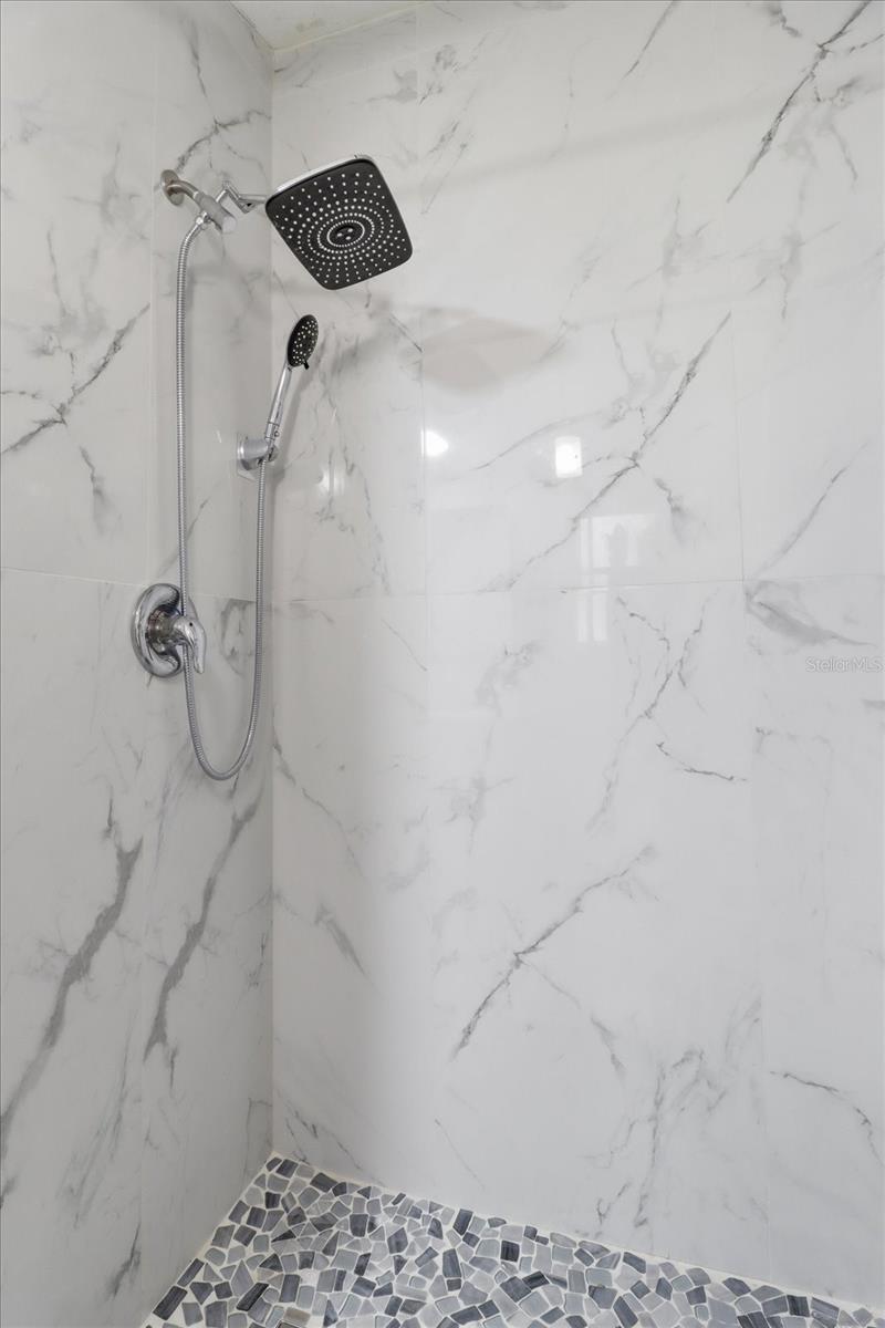 Image 28 of 41 For 5114 W Rochelle Street