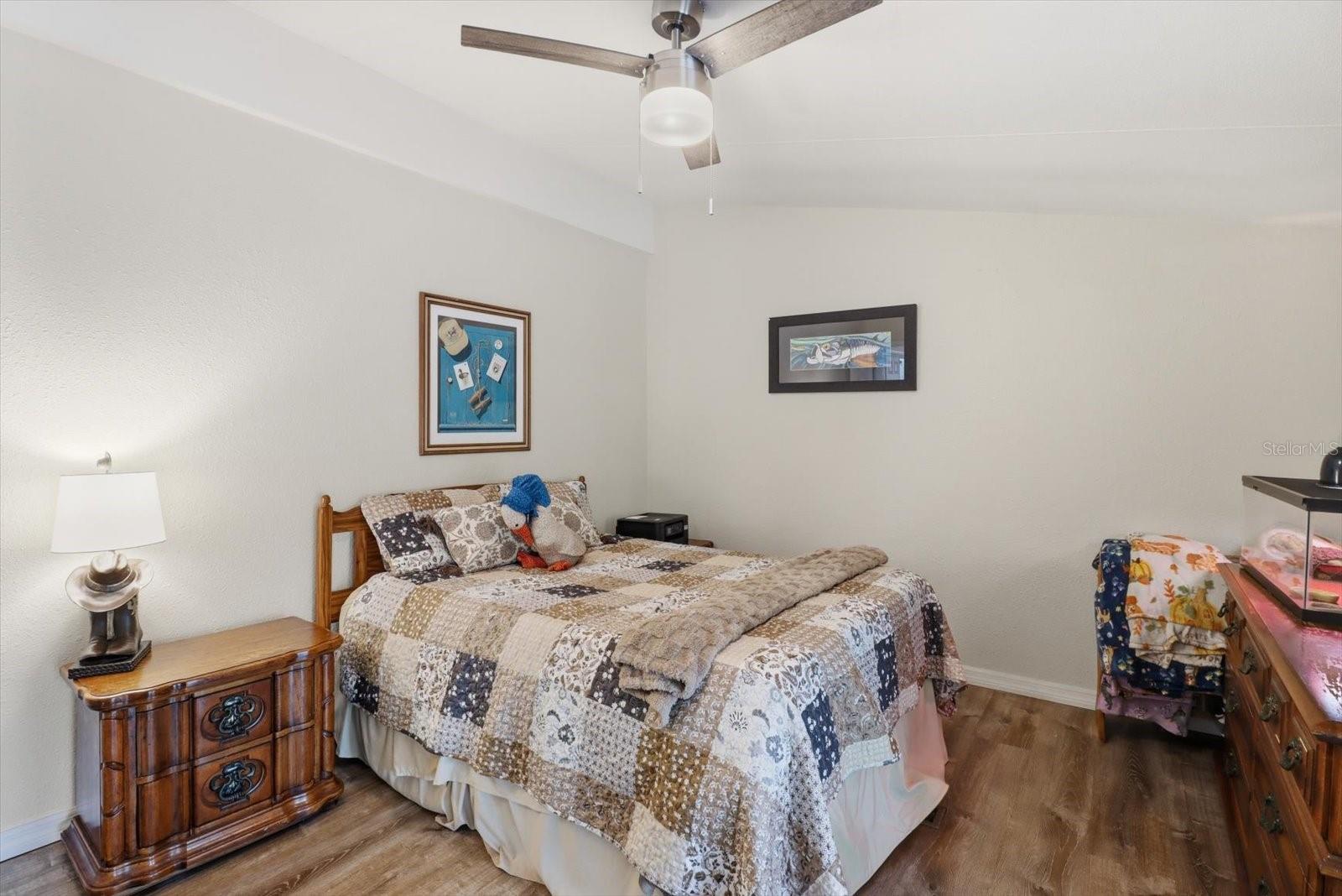 Image 30 of 41 For 5114 W Rochelle Street