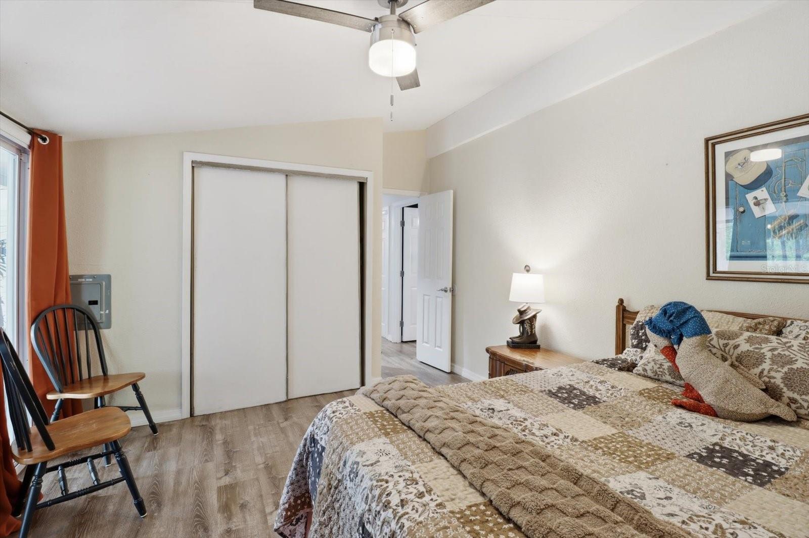 Image 31 of 41 For 5114 W Rochelle Street