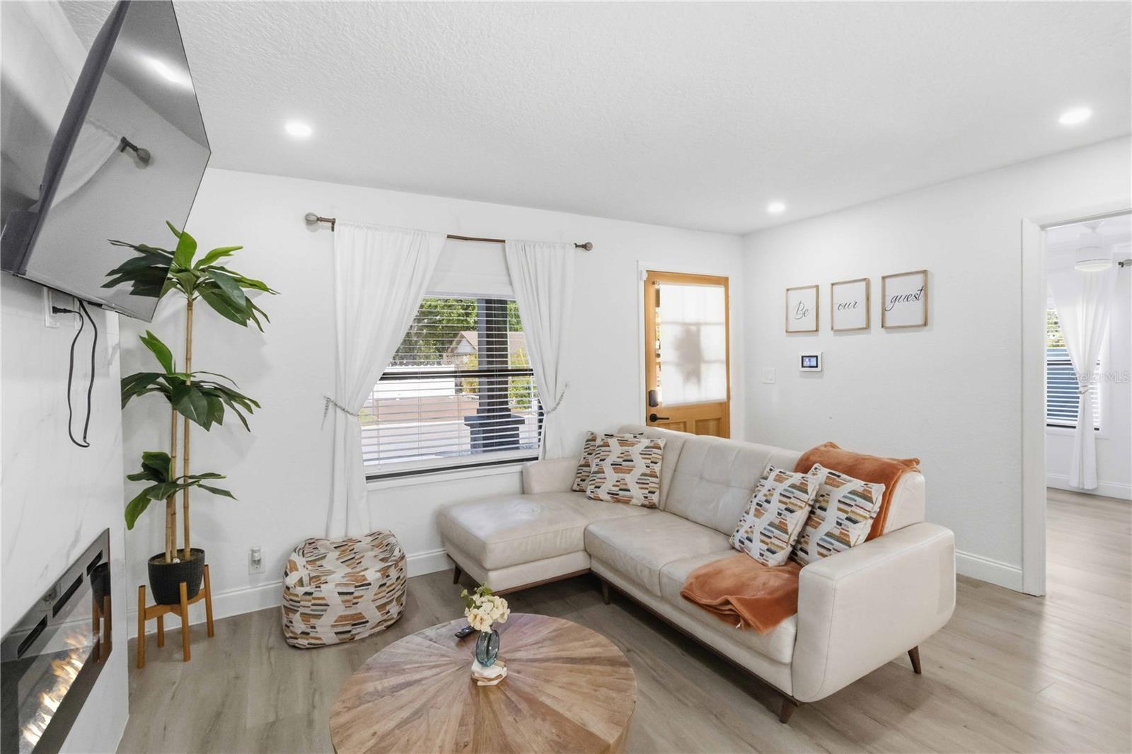 Image 4 of 31 For 2925 24th Street N